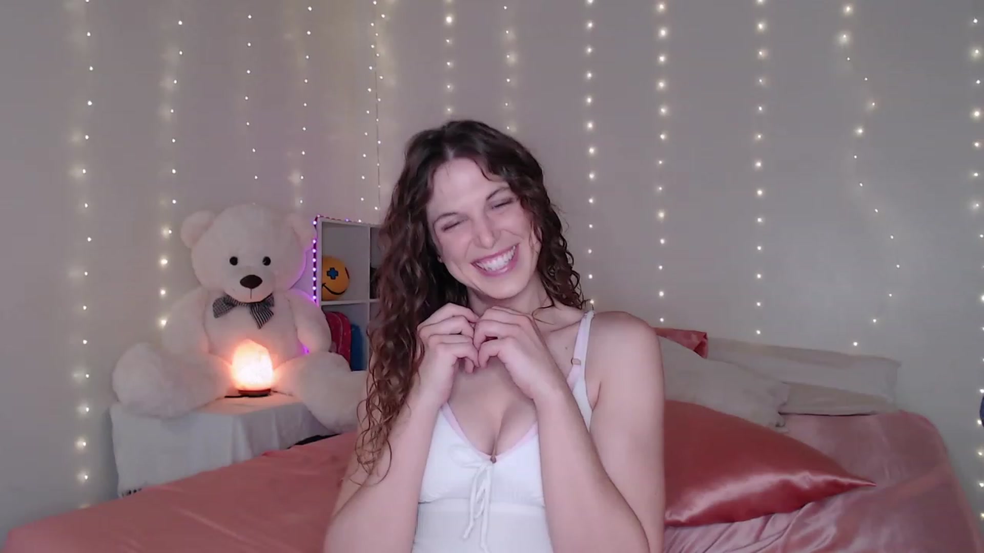 Gallery image thumbnail from Emilysworld's myfreecams stream on, 07/15/2023, 24:37 image 4 of 20