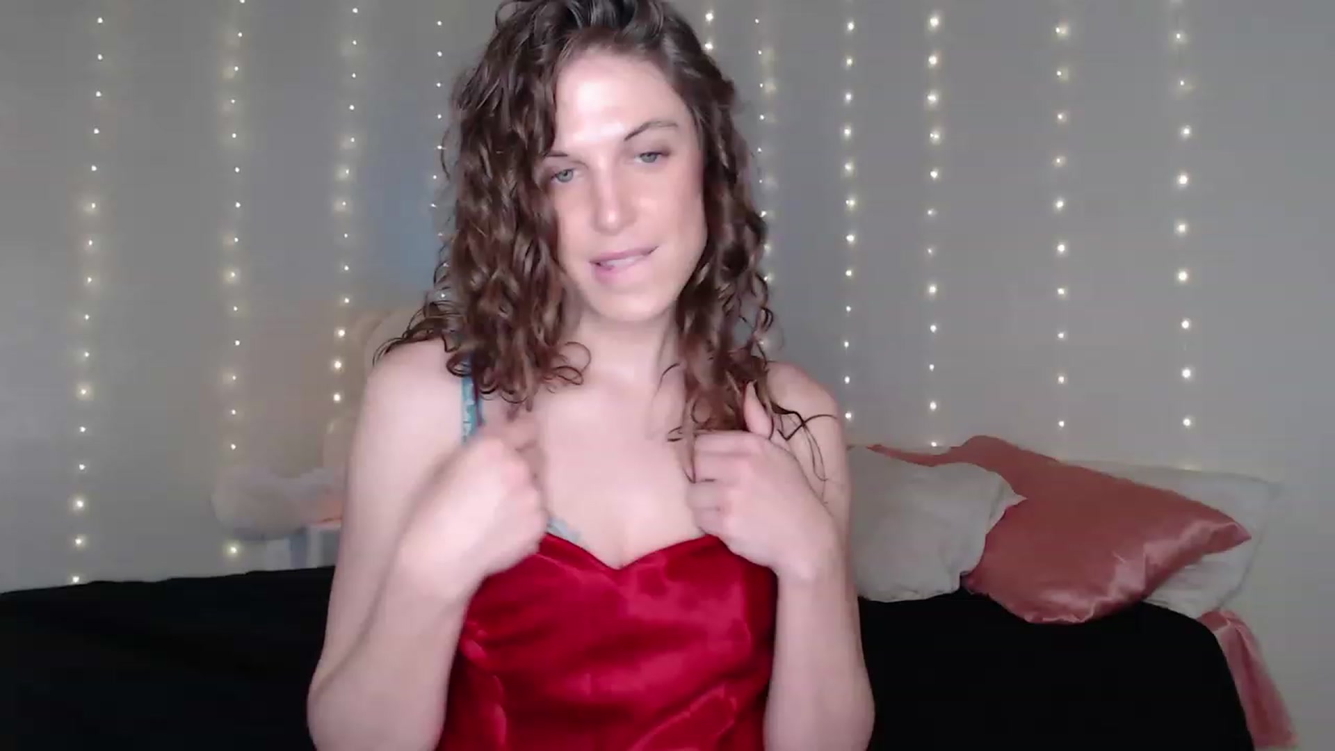 Gallery image thumbnail from Emilysworld's myfreecams stream on, 07/21/2023, 02:24 image 3 of 20
