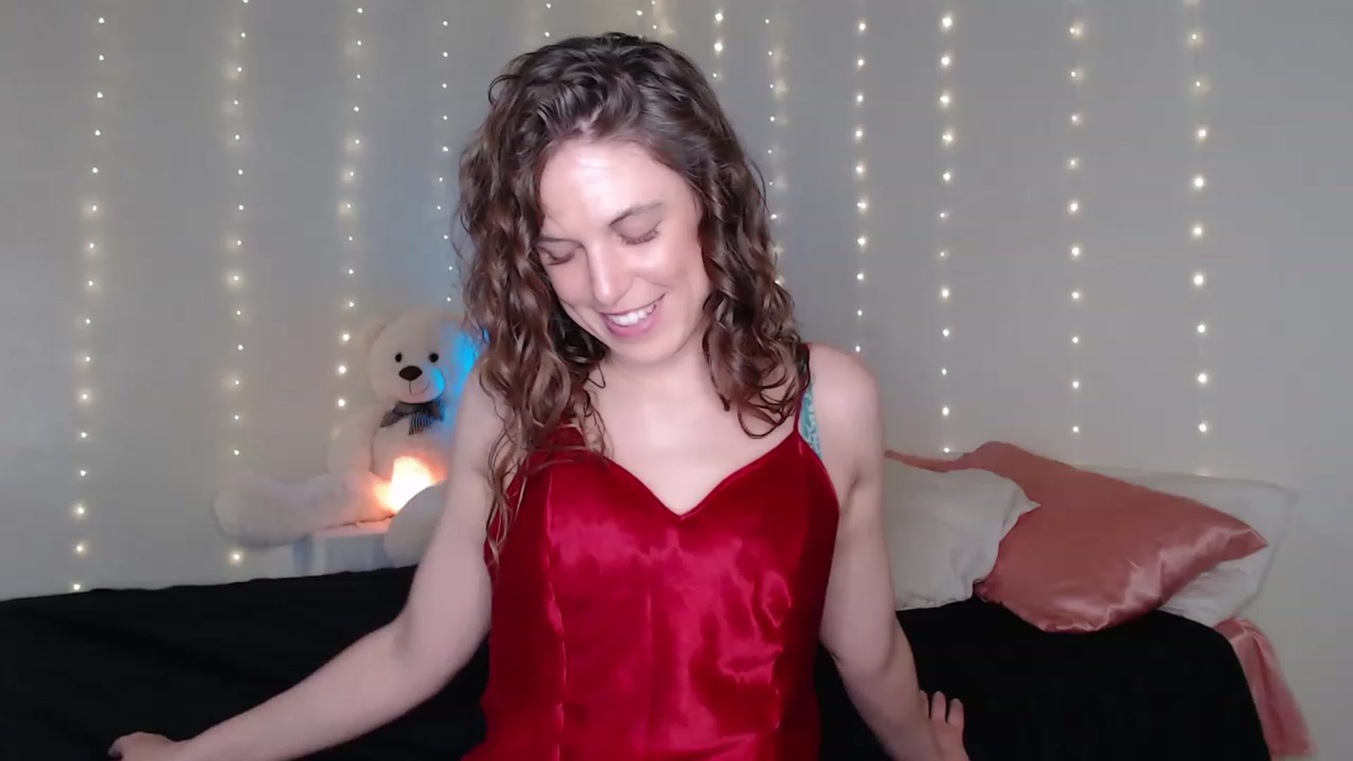 Gallery image thumbnail from Emilysworld's myfreecams stream on, 07/21/2023, 02:24 image 1 of 20