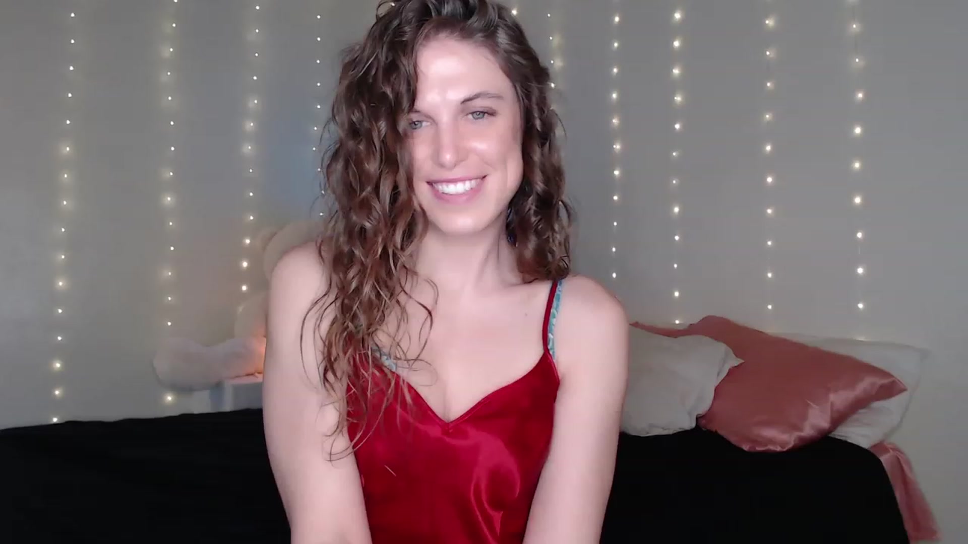 Gallery image thumbnail from Emilysworld's myfreecams stream on, 07/21/2023, 02:24 image 4 of 20