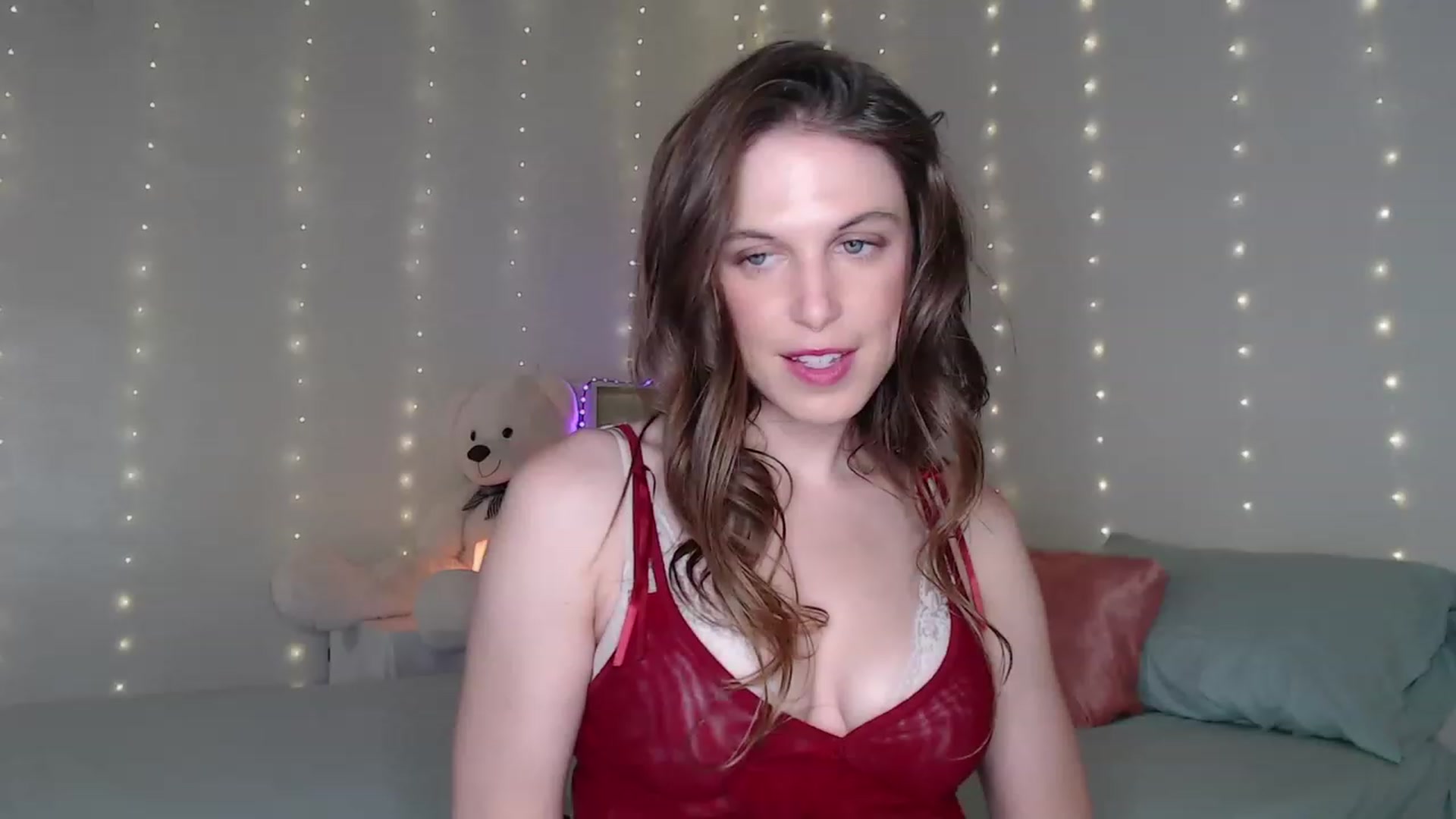 Gallery image thumbnail from Emilysworld's myfreecams stream on, 07/28/2023, 01:25 image 1 of 20