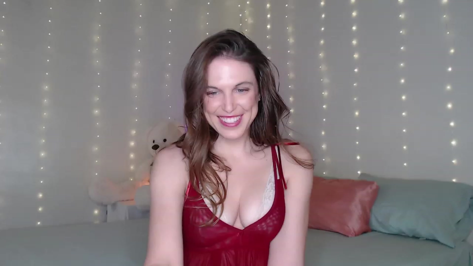 Gallery image thumbnail from Emilysworld's myfreecams stream on, 07/28/2023, 01:25 image 2 of 20