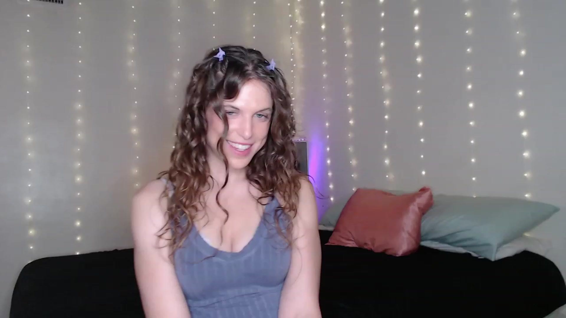 Gallery image thumbnail from Emilysworld's myfreecams stream on, 08/05/2023, 03:42 image 1 of 20