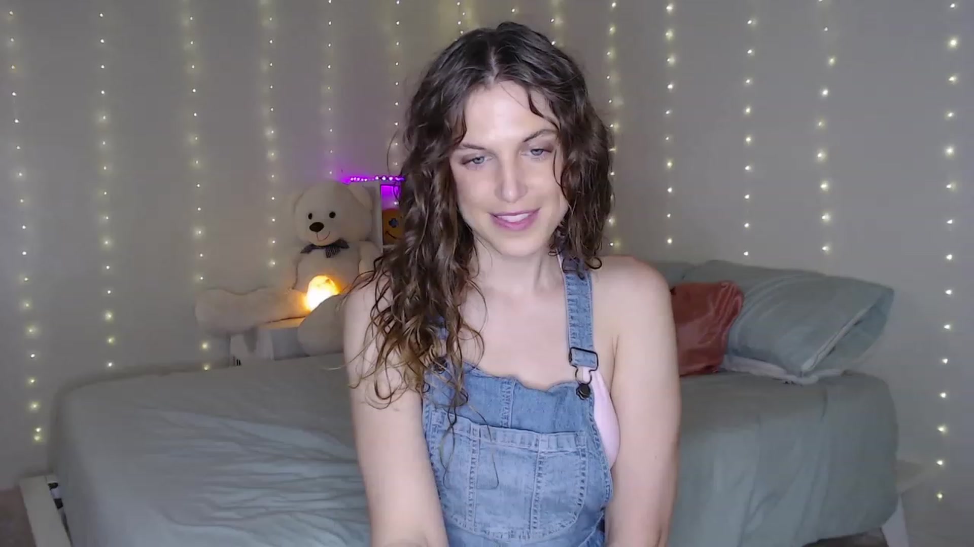 Gallery image thumbnail from Emilysworld's myfreecams stream on, 08/08/2023, 02:58 image 20 of 20