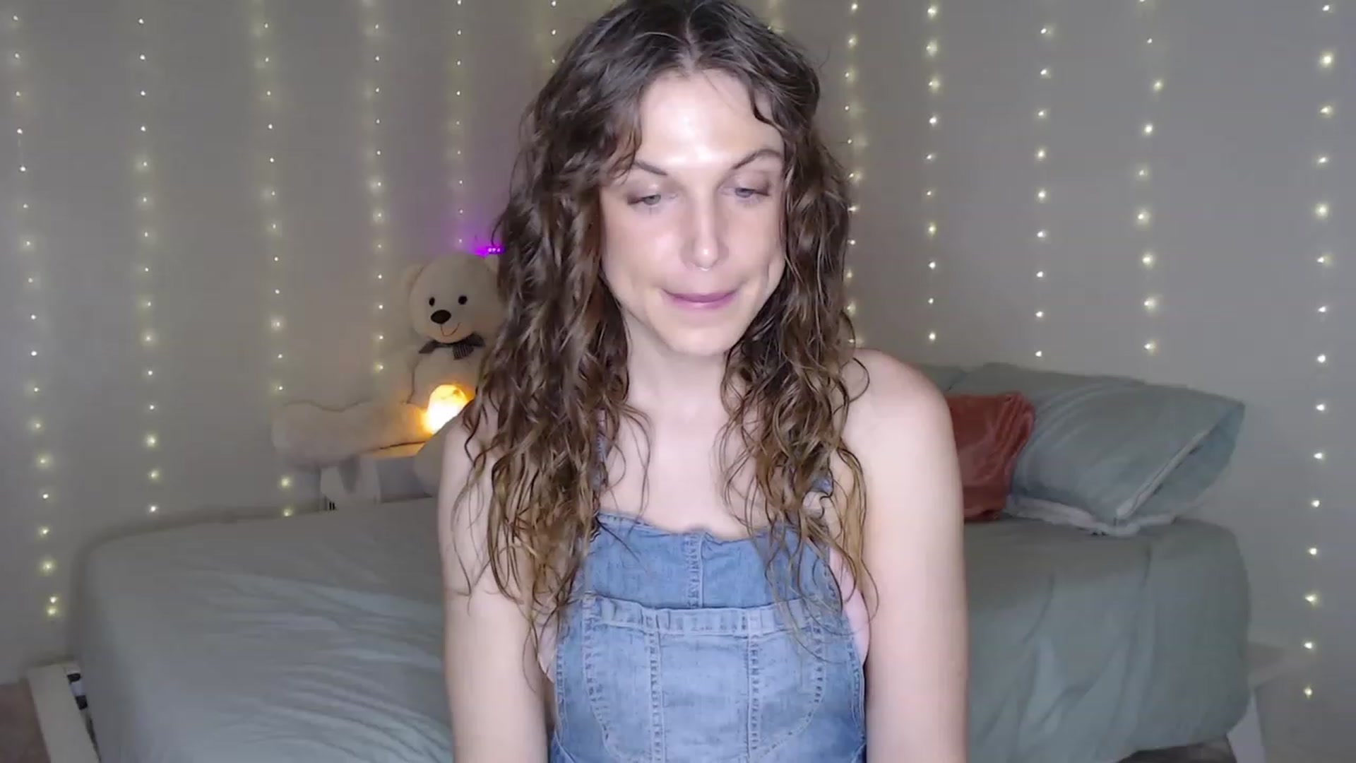 Gallery image thumbnail from Emilysworld's myfreecams stream on, 08/08/2023, 02:58 image 11 of 20