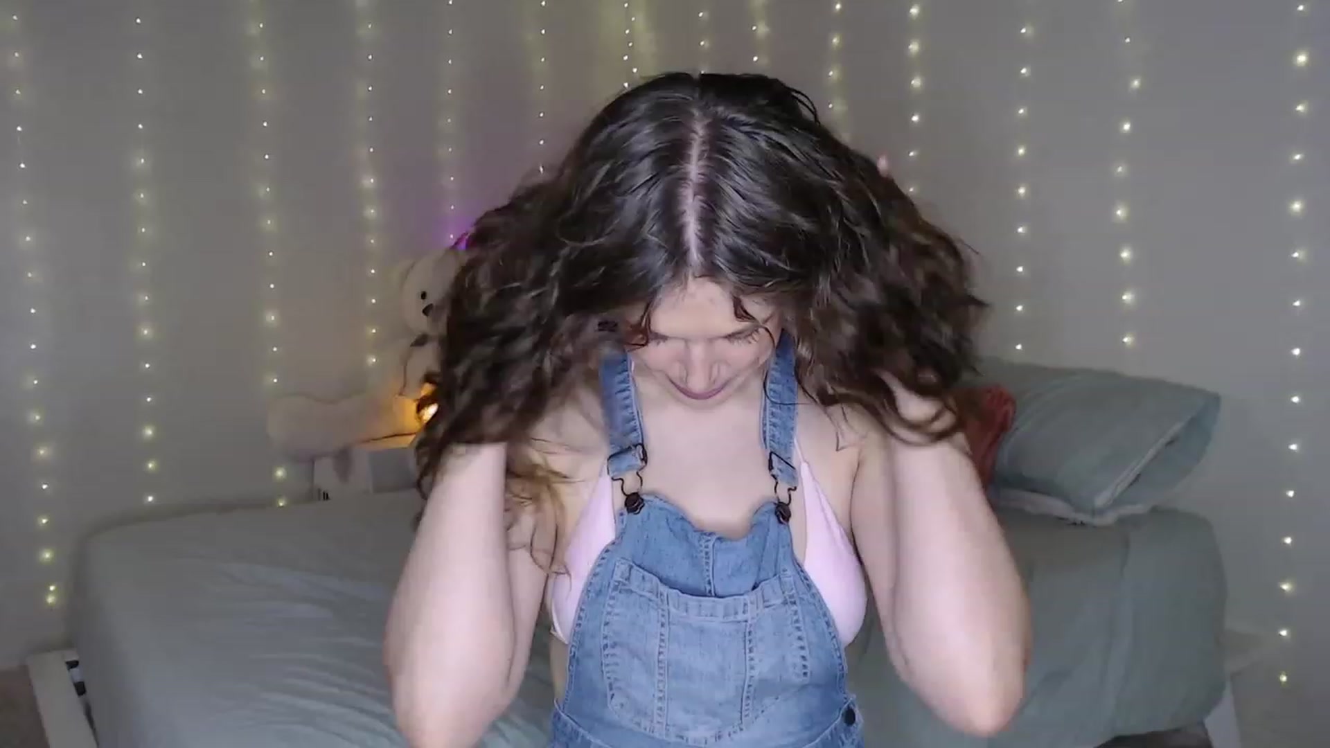 Gallery image thumbnail from Emilysworld's myfreecams stream on, 08/08/2023, 02:58 image 4 of 20