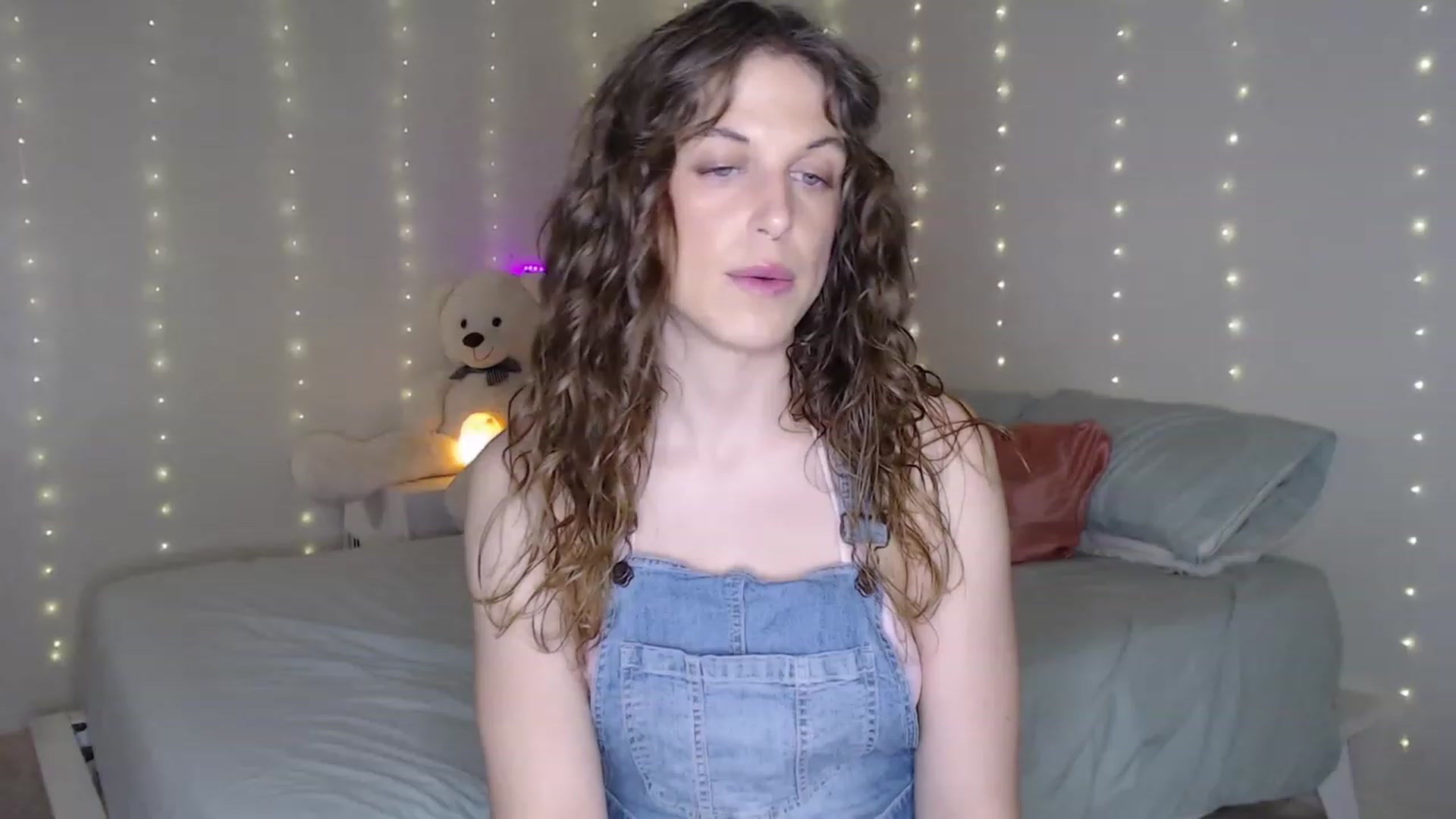 Gallery image thumbnail from Emilysworld's myfreecams stream on, 08/08/2023, 02:58 image 5 of 20
