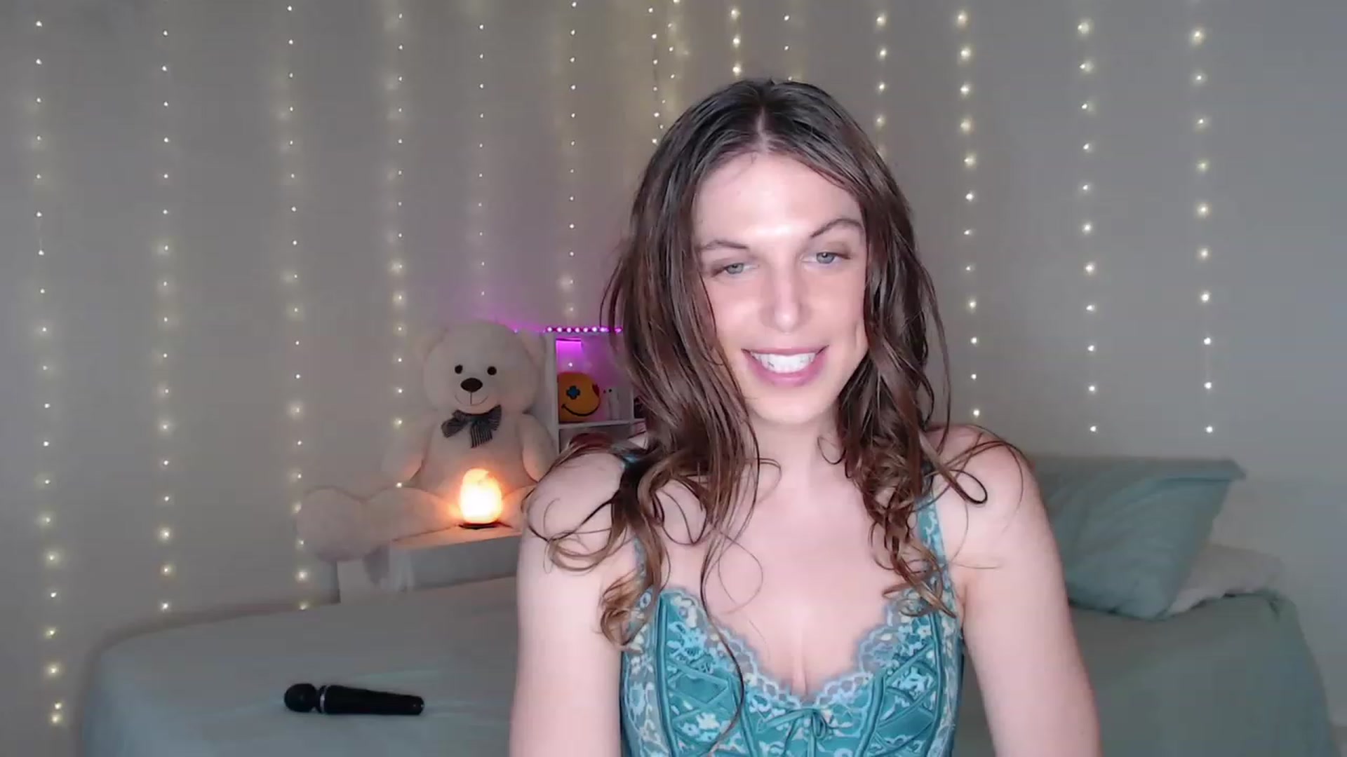 Gallery image thumbnail from Emilysworld's myfreecams stream on, 08/10/2023, 04:17 image 9 of 20