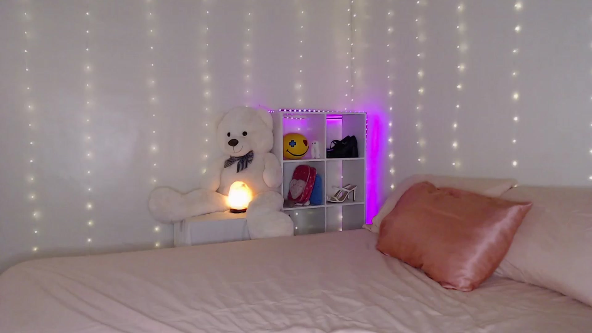 Gallery image thumbnail from Emilysworld's myfreecams stream on, 08/12/2023, 02:24 image 19 of 20