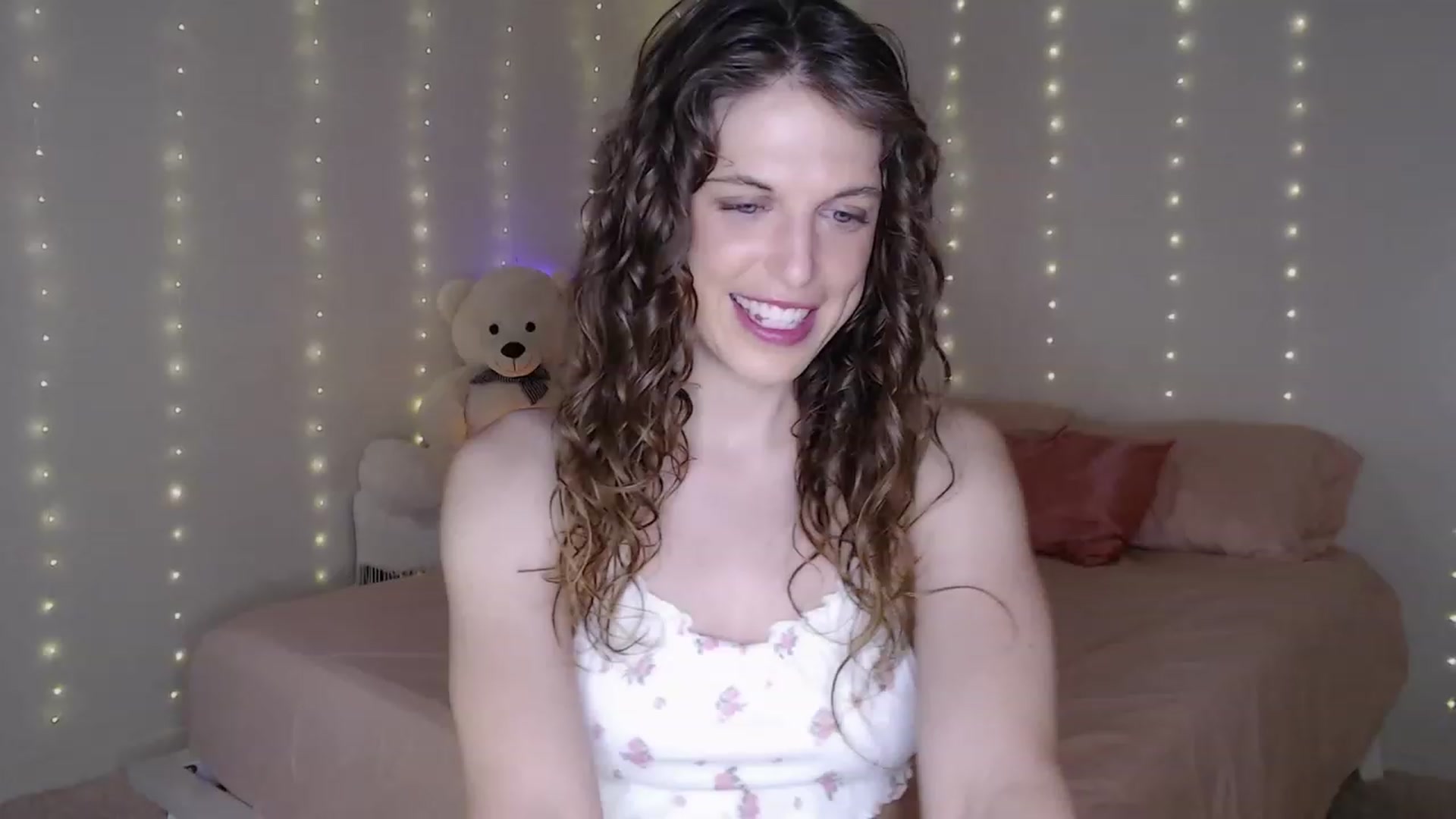 Gallery image thumbnail from Emilysworld's myfreecams stream on, 08/15/2023, 03:14 image 1 of 20