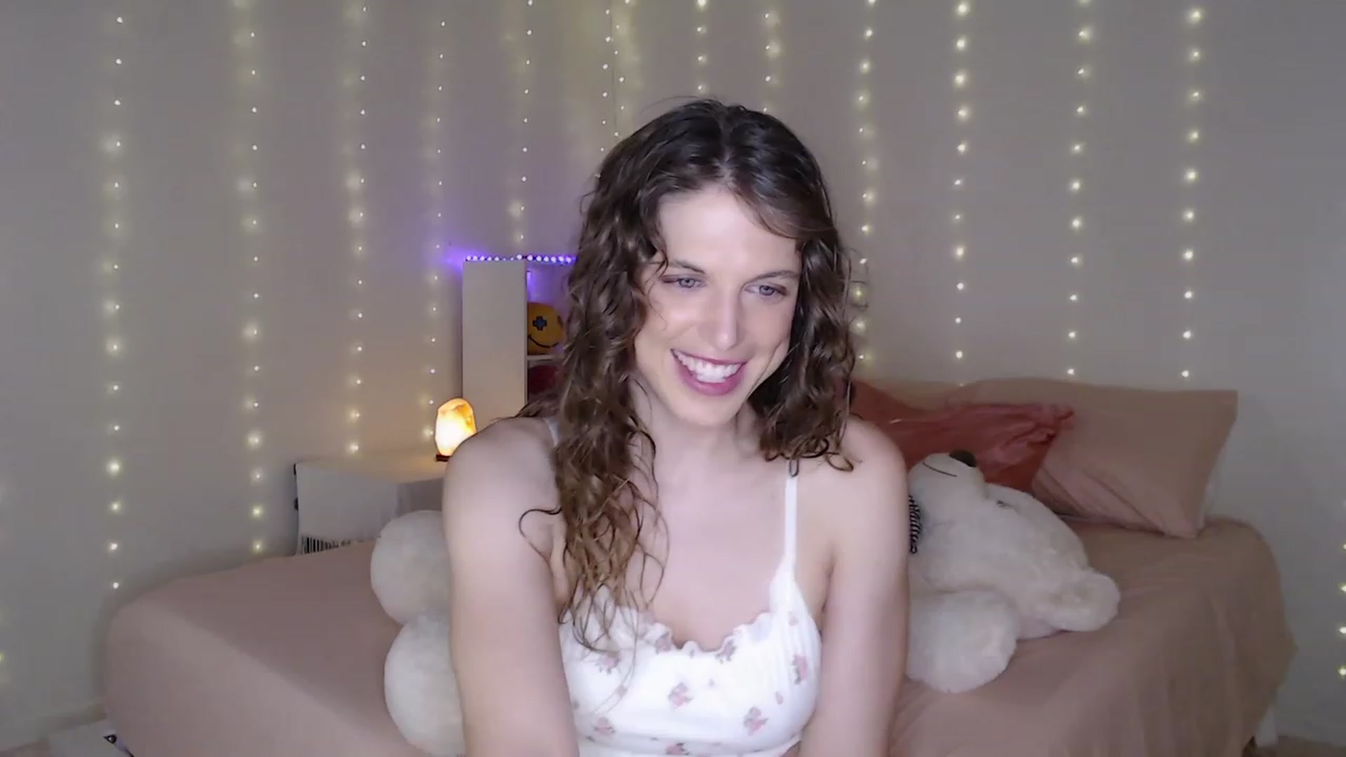 Gallery image thumbnail from Emilysworld's myfreecams stream on, 08/15/2023, 04:38 image 7 of 20