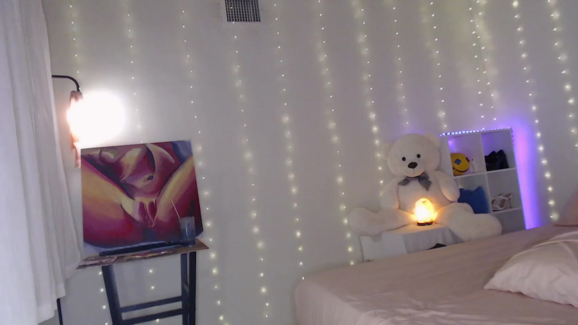Gallery image thumbnail from Emilysworld's myfreecams stream on, 08/18/2023, 04:14 image 8 of 20