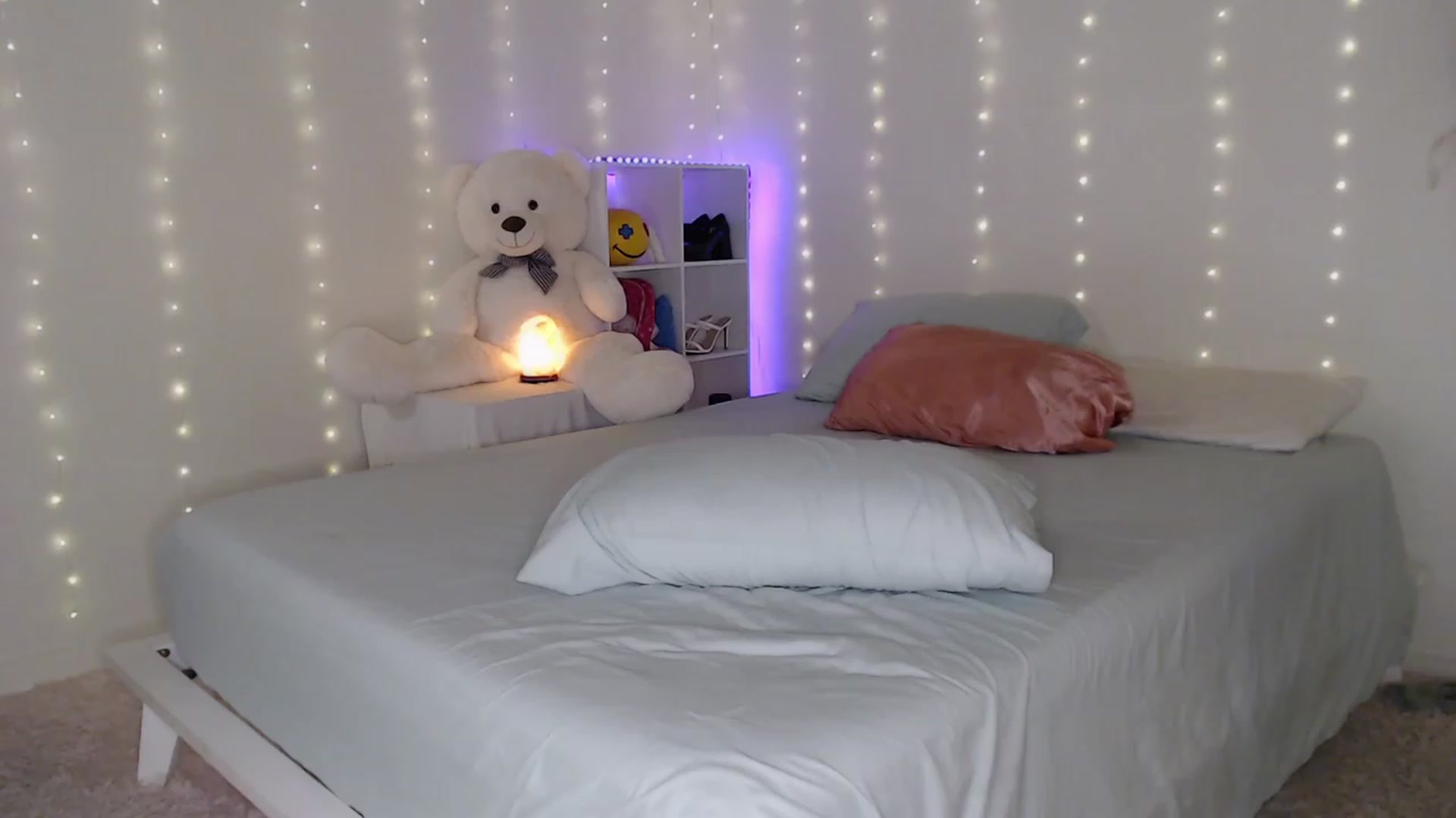 Gallery image thumbnail from Emilysworld's myfreecams stream on, 08/24/2023, 05:43 image 16 of 20