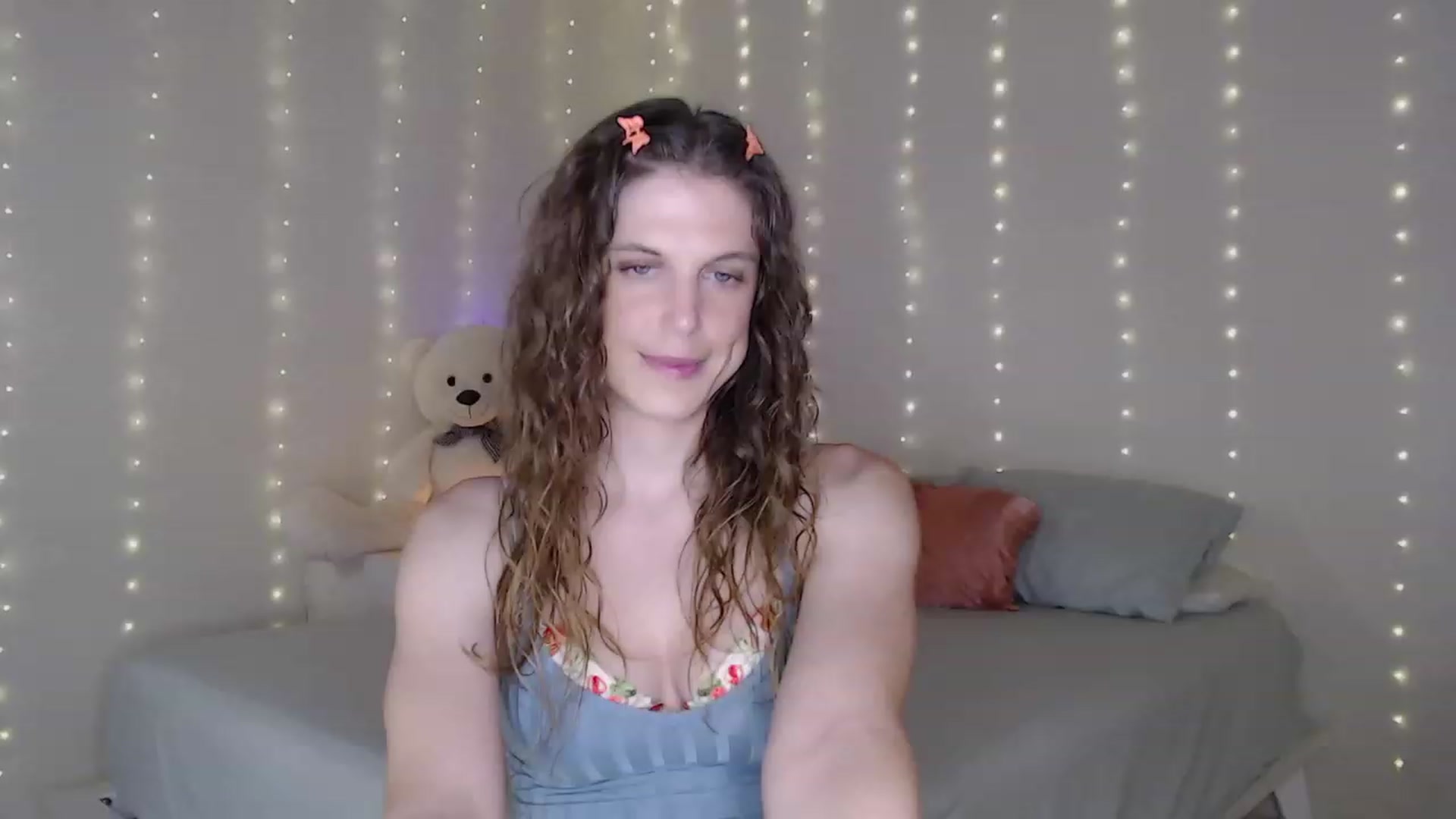 Gallery image thumbnail from Emilysworld's myfreecams stream on, 08/25/2023, 01:53 image 4 of 20