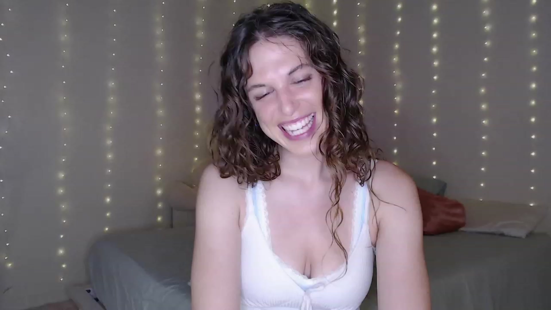 Gallery image thumbnail from Emilysworld's myfreecams stream on, 08/26/2023, 02:40 image 20 of 20