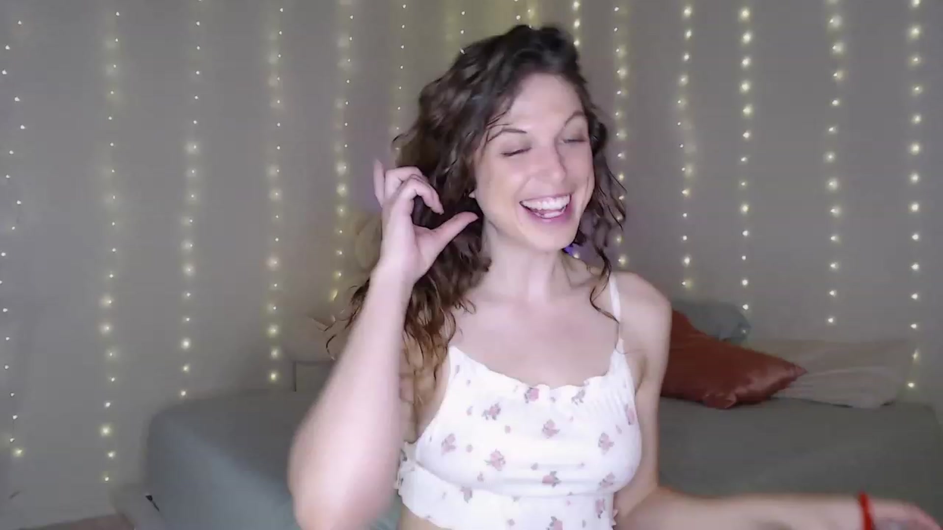 Gallery image thumbnail from Emilysworld's myfreecams stream on, 09/02/2023, 02:23 image 18 of 20