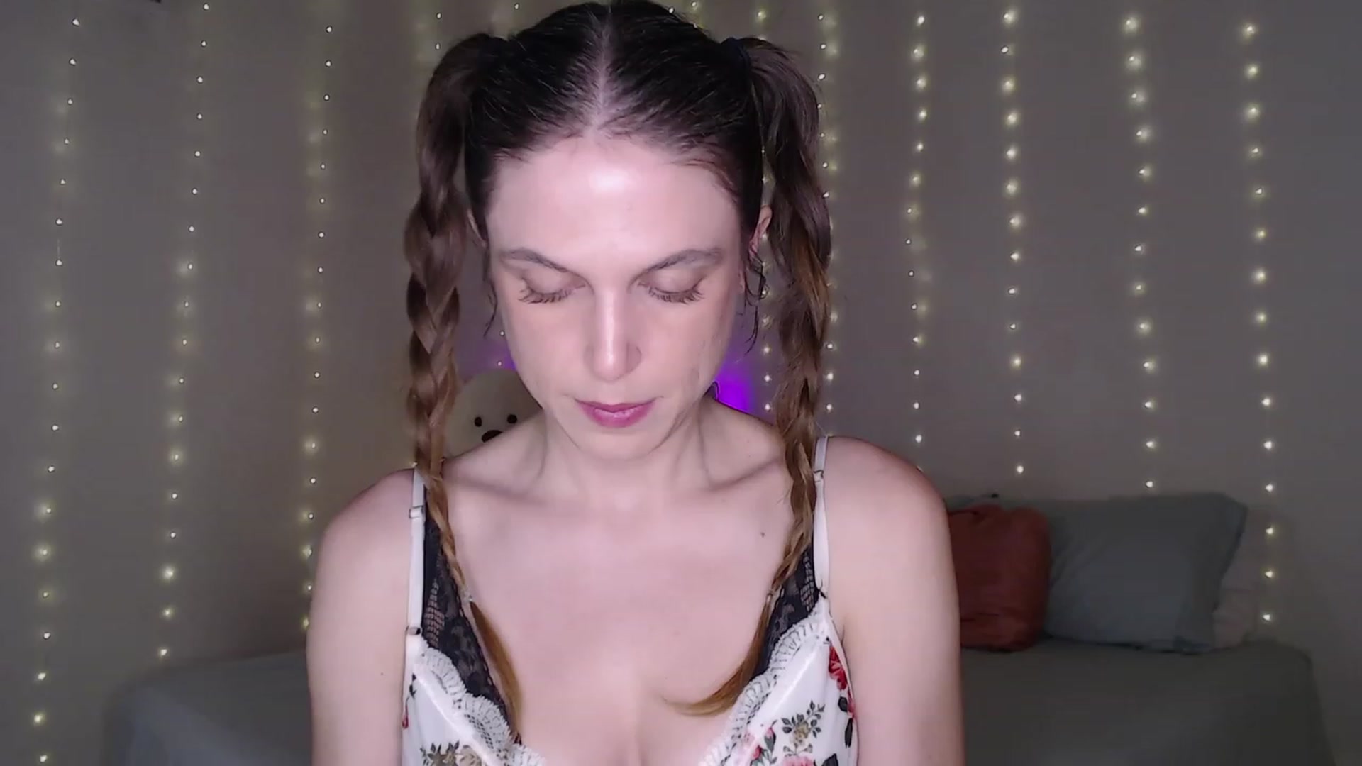 Gallery image thumbnail from Emilysworld's myfreecams stream on, 09/28/2023, 02:25 image 11 of 20