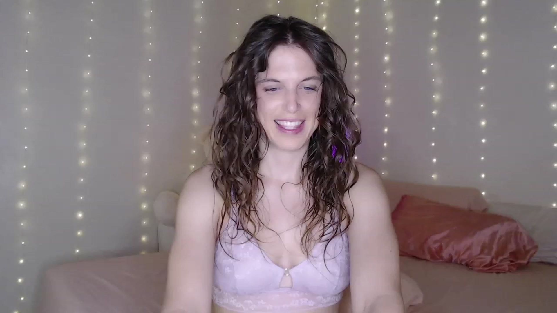 Gallery image thumbnail from Emilysworld's myfreecams stream on, 10/05/2023, 03:29 image 7 of 20
