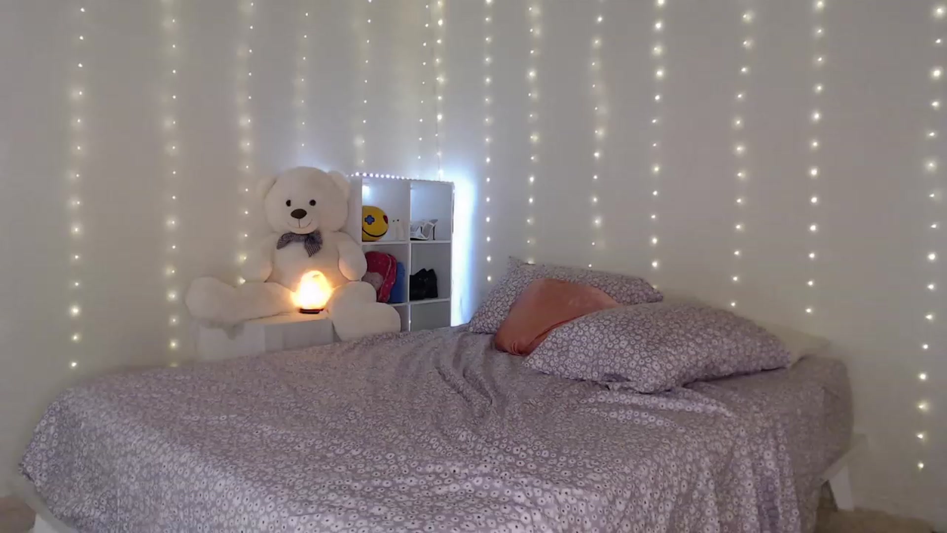 Gallery image thumbnail from Emilysworld's myfreecams stream on, 10/21/2023, 03:13 image 18 of 20