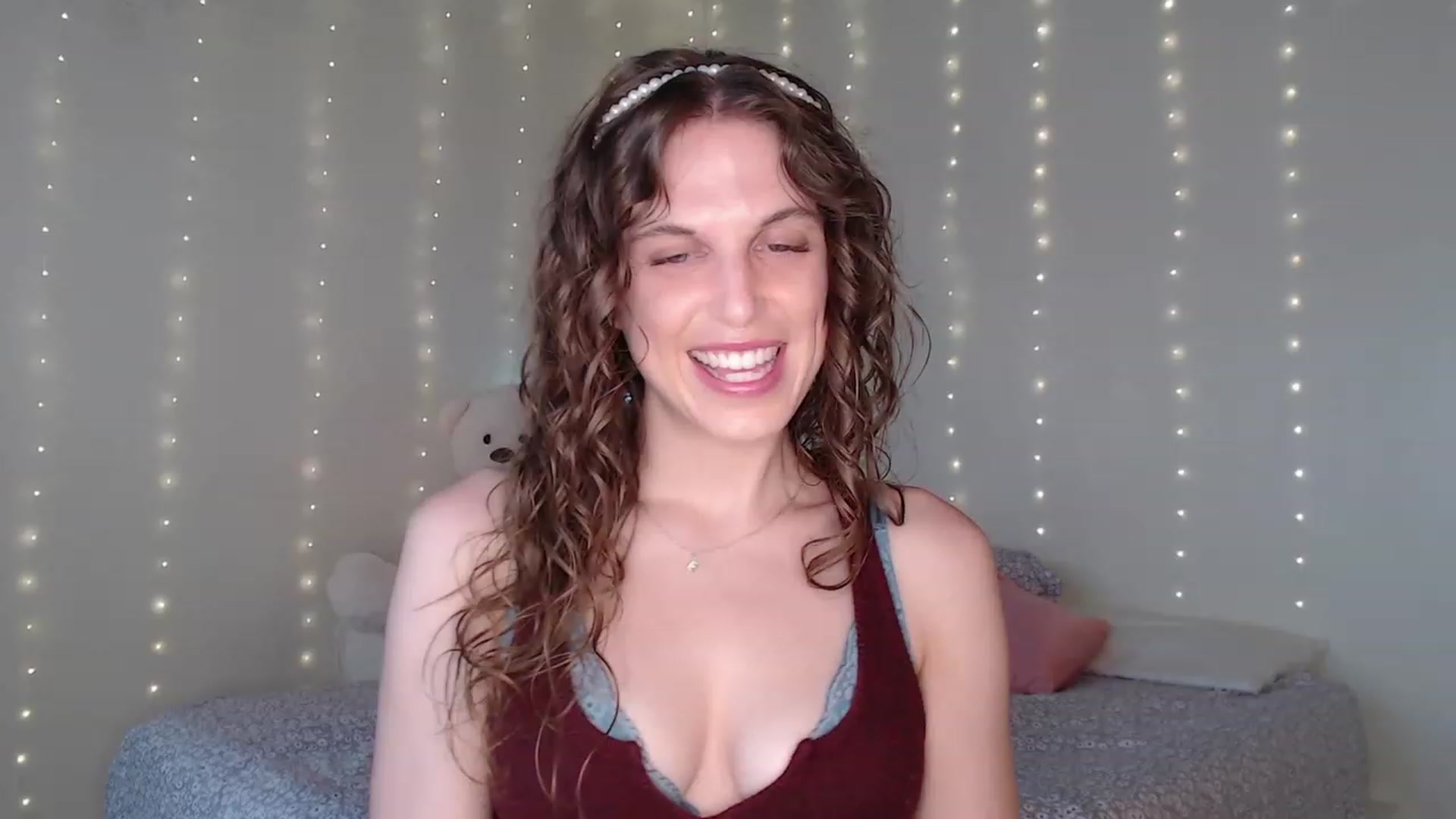 Gallery image thumbnail from Emilysworld's myfreecams stream on, 10/21/2023, 03:13 image 2 of 20