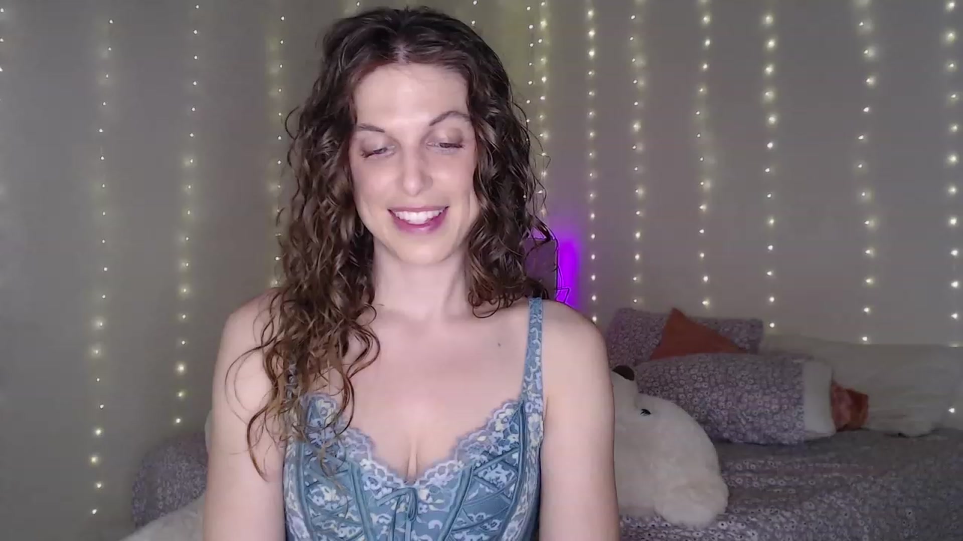 Gallery image thumbnail from Emilysworld's myfreecams stream on, 11/04/2023, 07:29 image 19 of 20