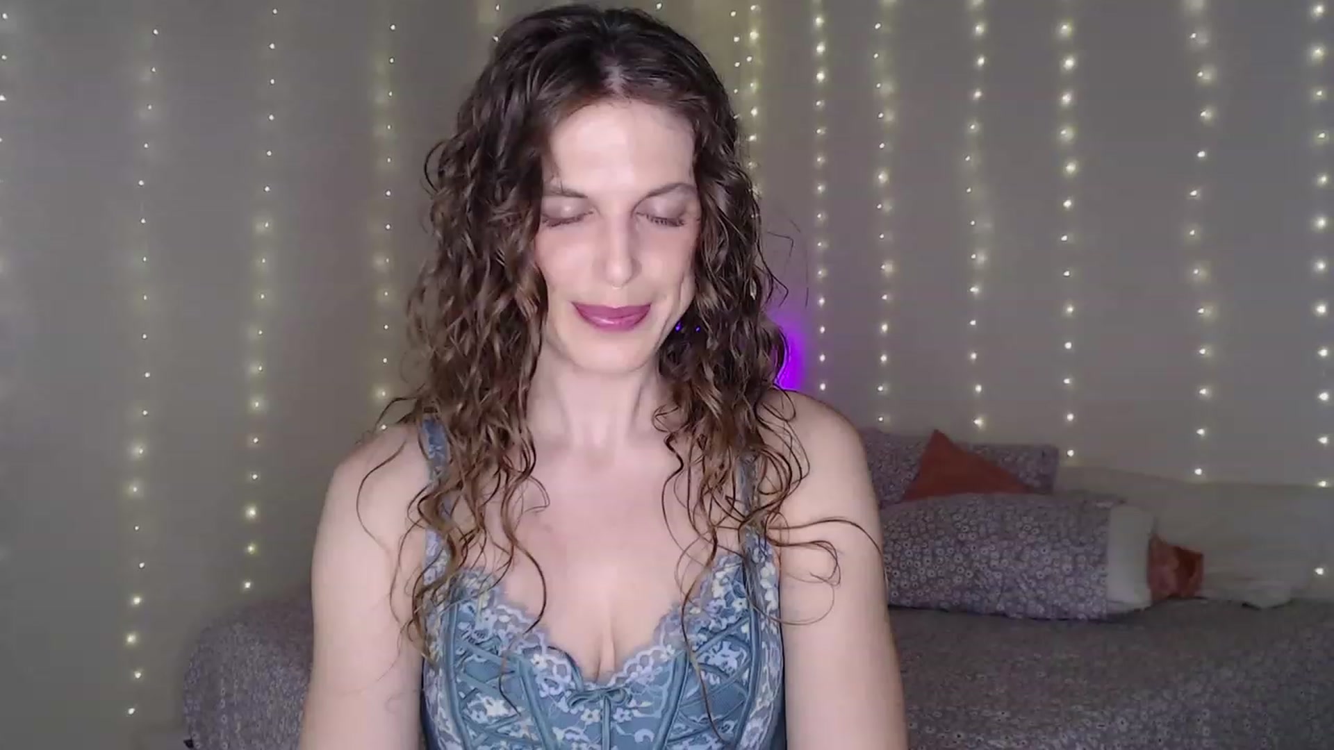 Gallery image thumbnail from Emilysworld's myfreecams stream on, 11/04/2023, 08:12 image 7 of 20
