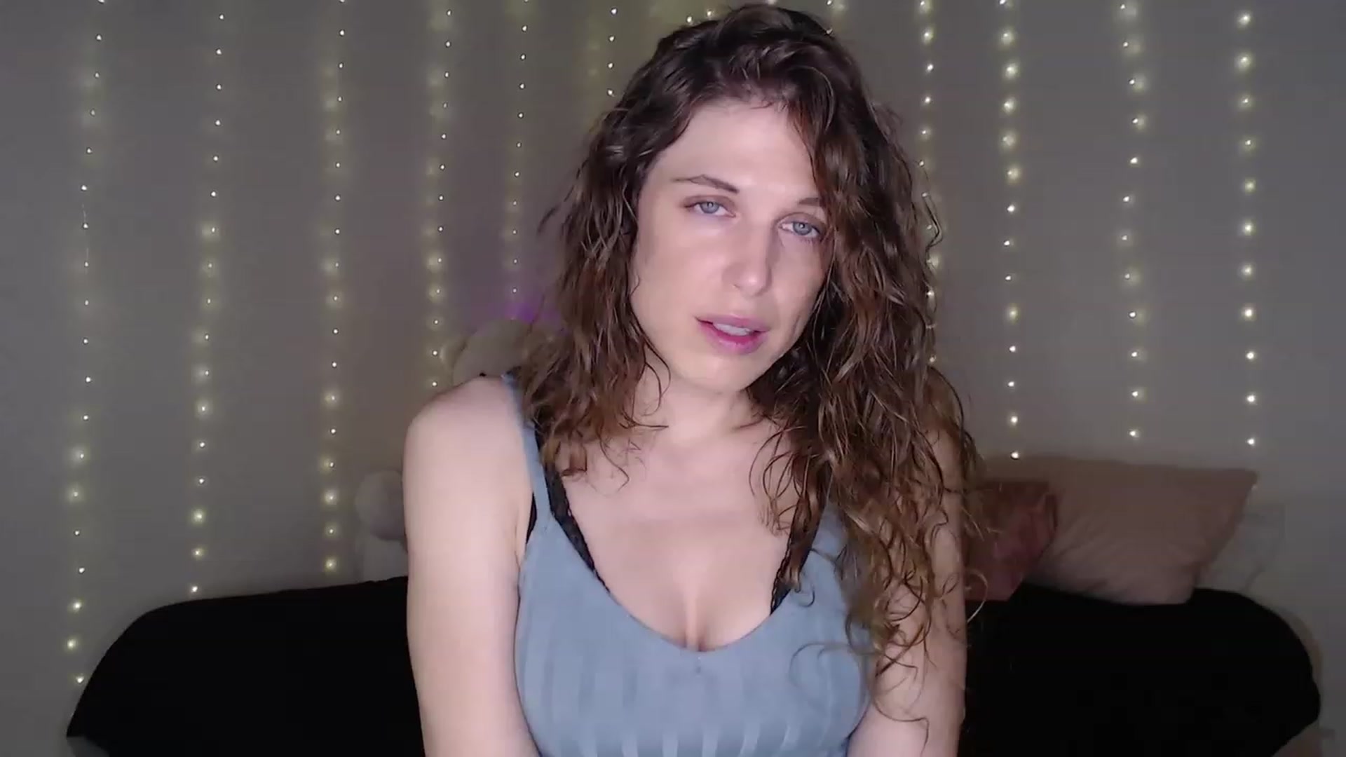 Gallery image thumbnail from Emilysworld's myfreecams stream on, 11/14/2023, 04:23 image 3 of 20