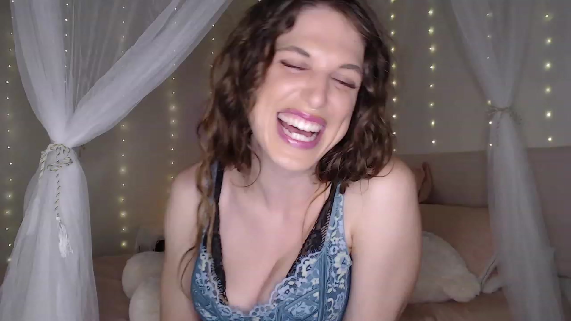 Gallery image thumbnail from Emilysworld's myfreecams stream on, 11/17/2023, 05:00 image 5 of 20