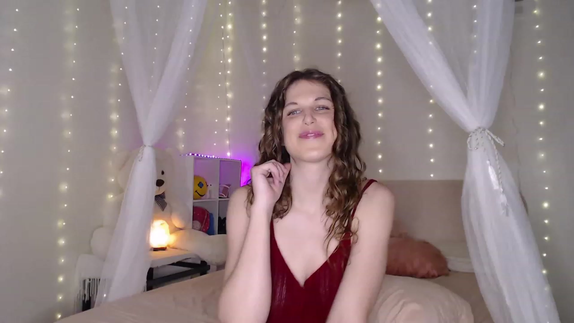 Gallery image thumbnail from Emilysworld's myfreecams stream on, 11/20/2023, 04:14 image 15 of 20