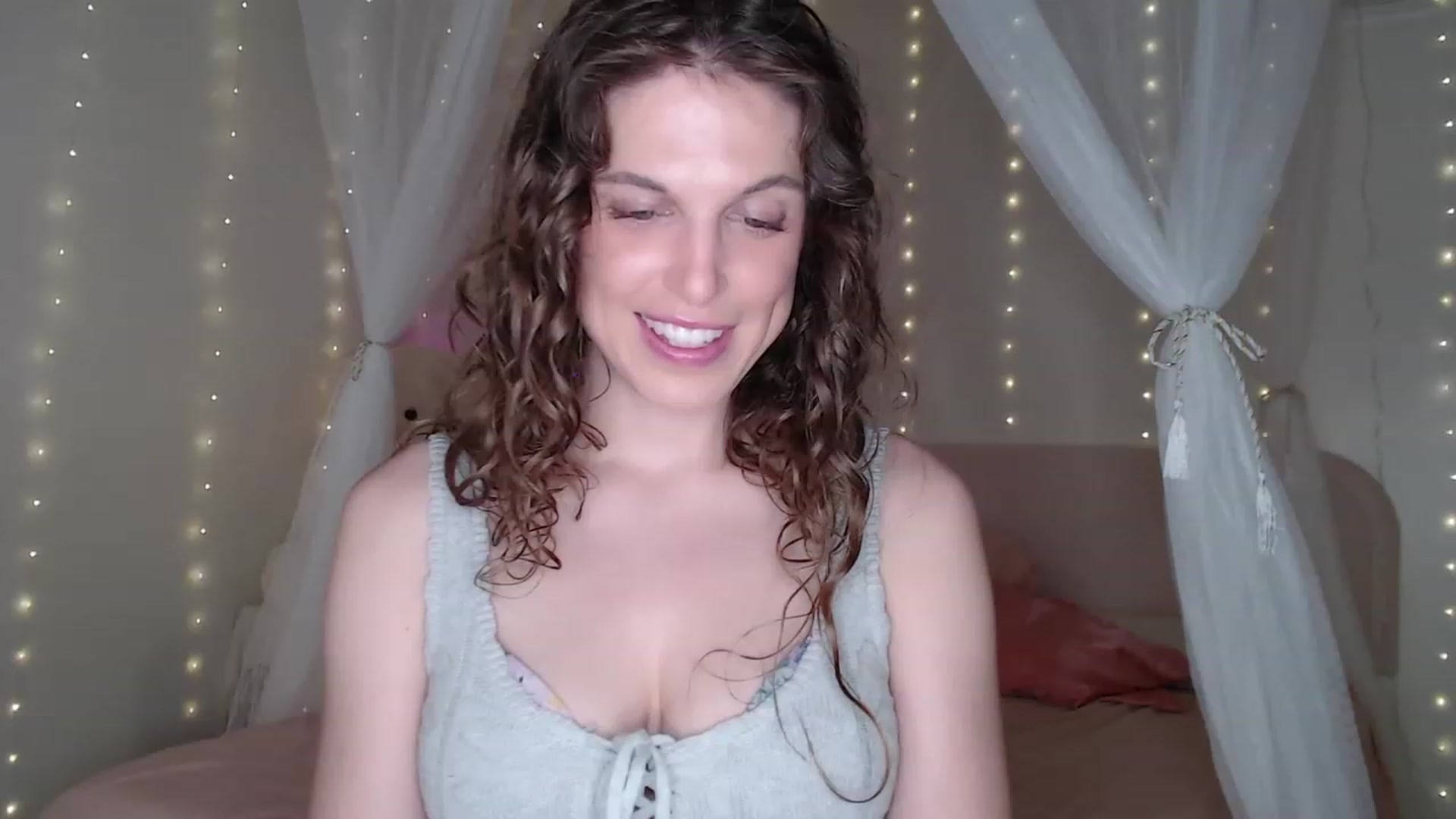 Gallery image thumbnail from Emilysworld's myfreecams stream on, 11/21/2023, 04:31 image 5 of 20