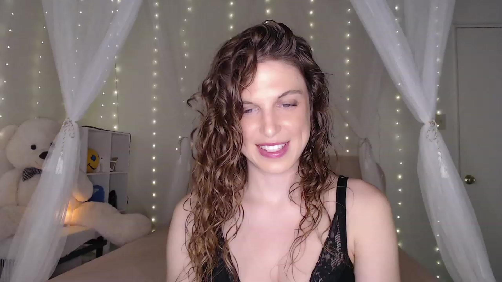 Gallery image thumbnail from Emilysworld's myfreecams stream on, 12/02/2023, 04:47 image 19 of 20