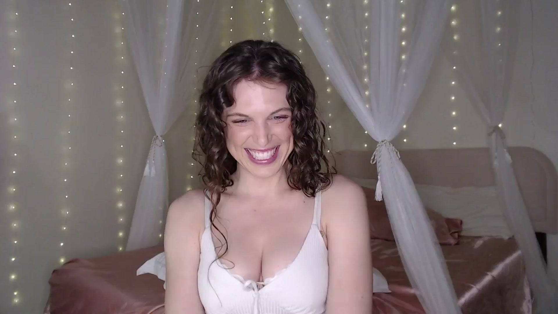 Gallery image thumbnail from Emilysworld's myfreecams stream on, 02/28/2024, 03:19 image 9 of 20