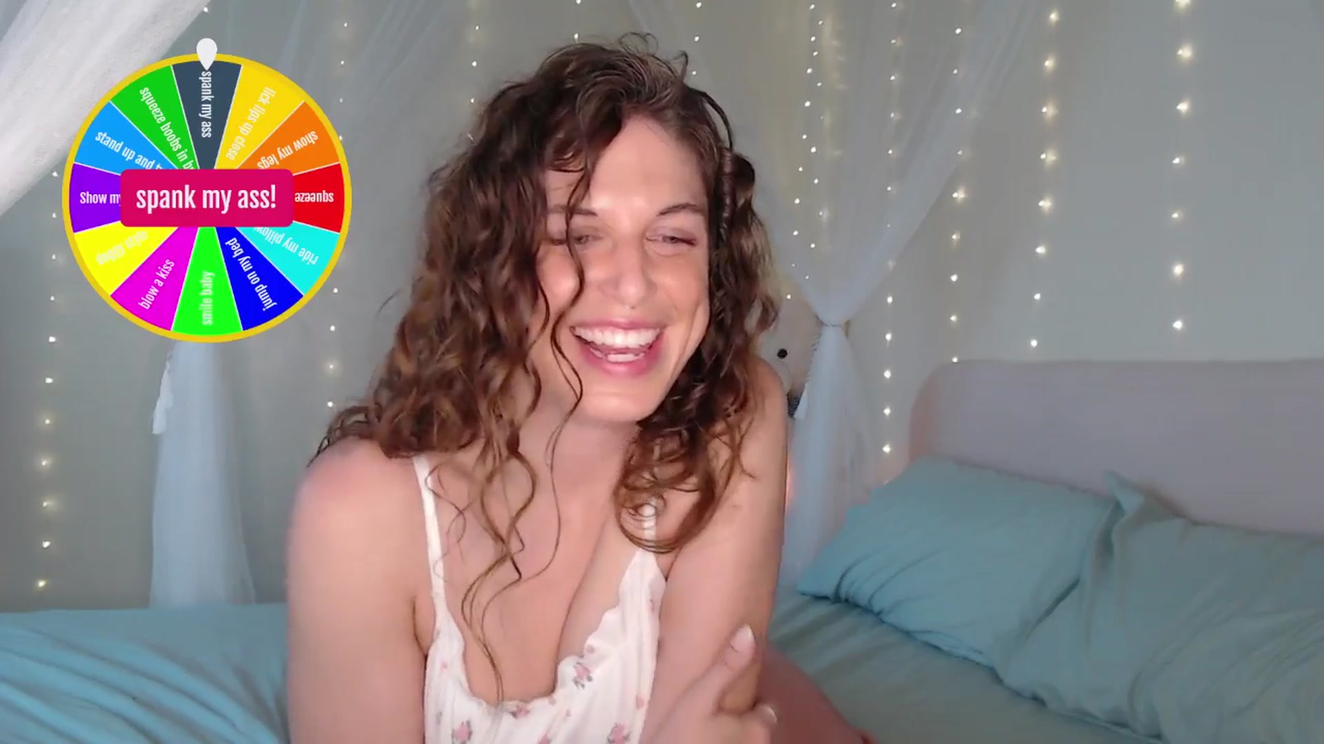 Gallery image thumbnail from Emilysworld's myfreecams stream on, 04/12/2024, 01:33 image 10 of 20