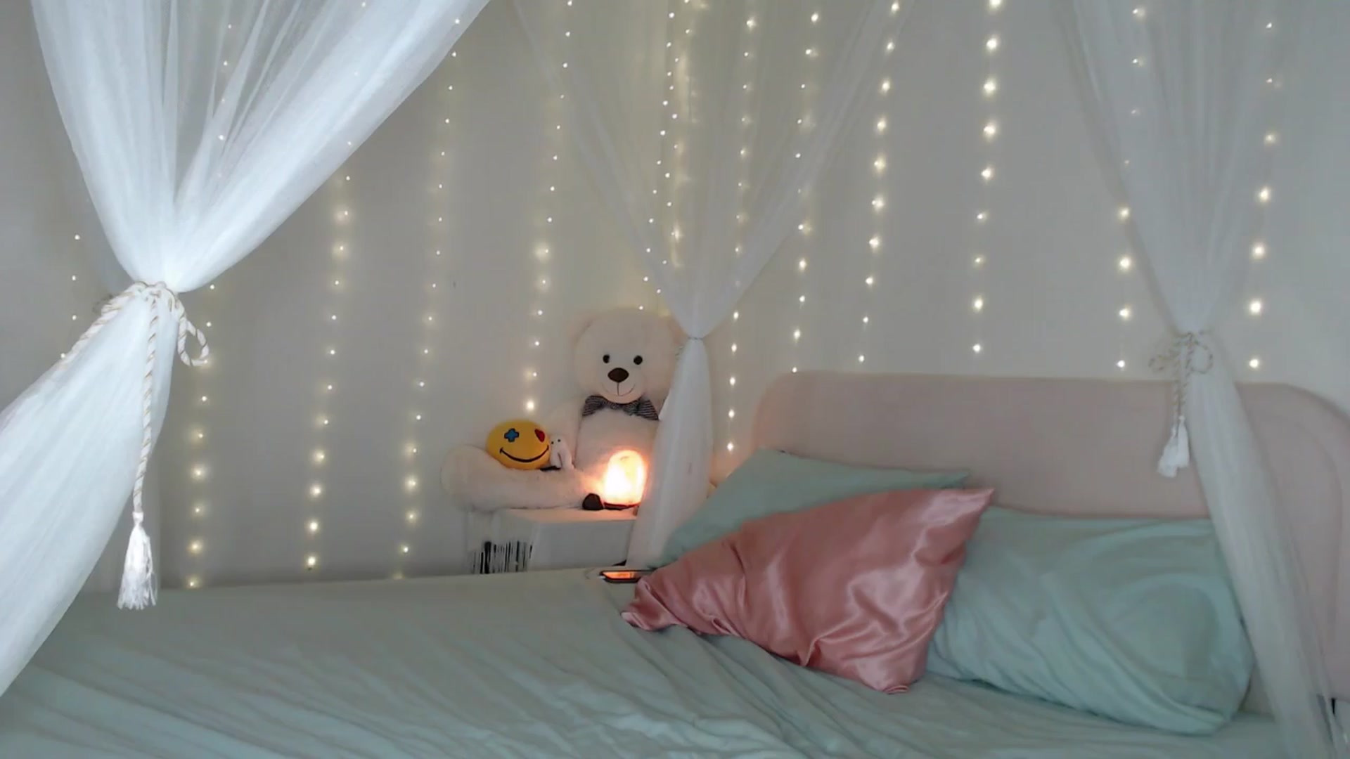 Gallery image thumbnail from Emilysworld's myfreecams stream on, 04/13/2024, 06:03 image 8 of 20