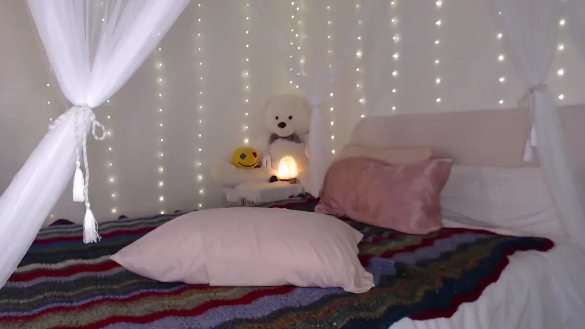 Gallery image thumbnail from Emilysworld's myfreecams stream on, 04/26/2024, 02:49 image 9 of 20