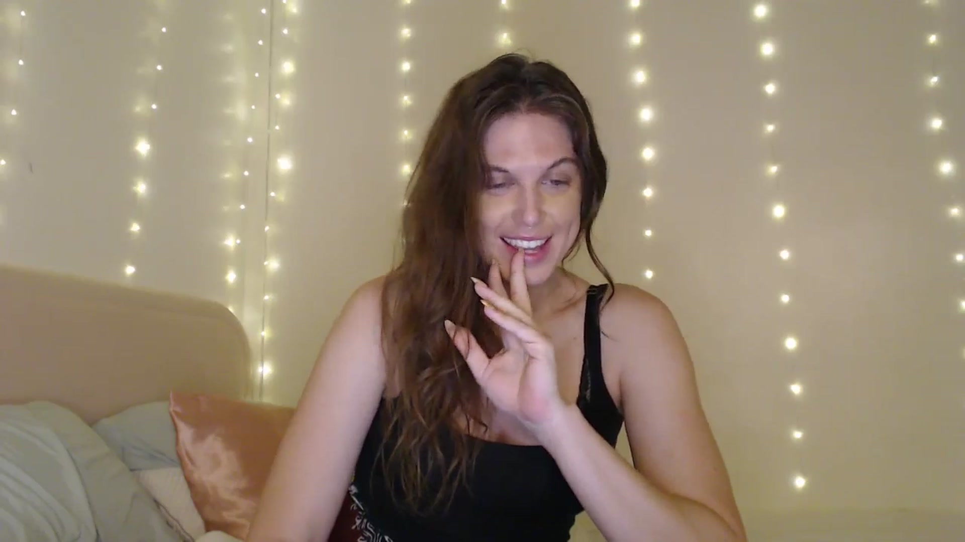 Gallery image thumbnail from Emilysworld's myfreecams stream on, 07/02/2024, 04:20 image 16 of 20
