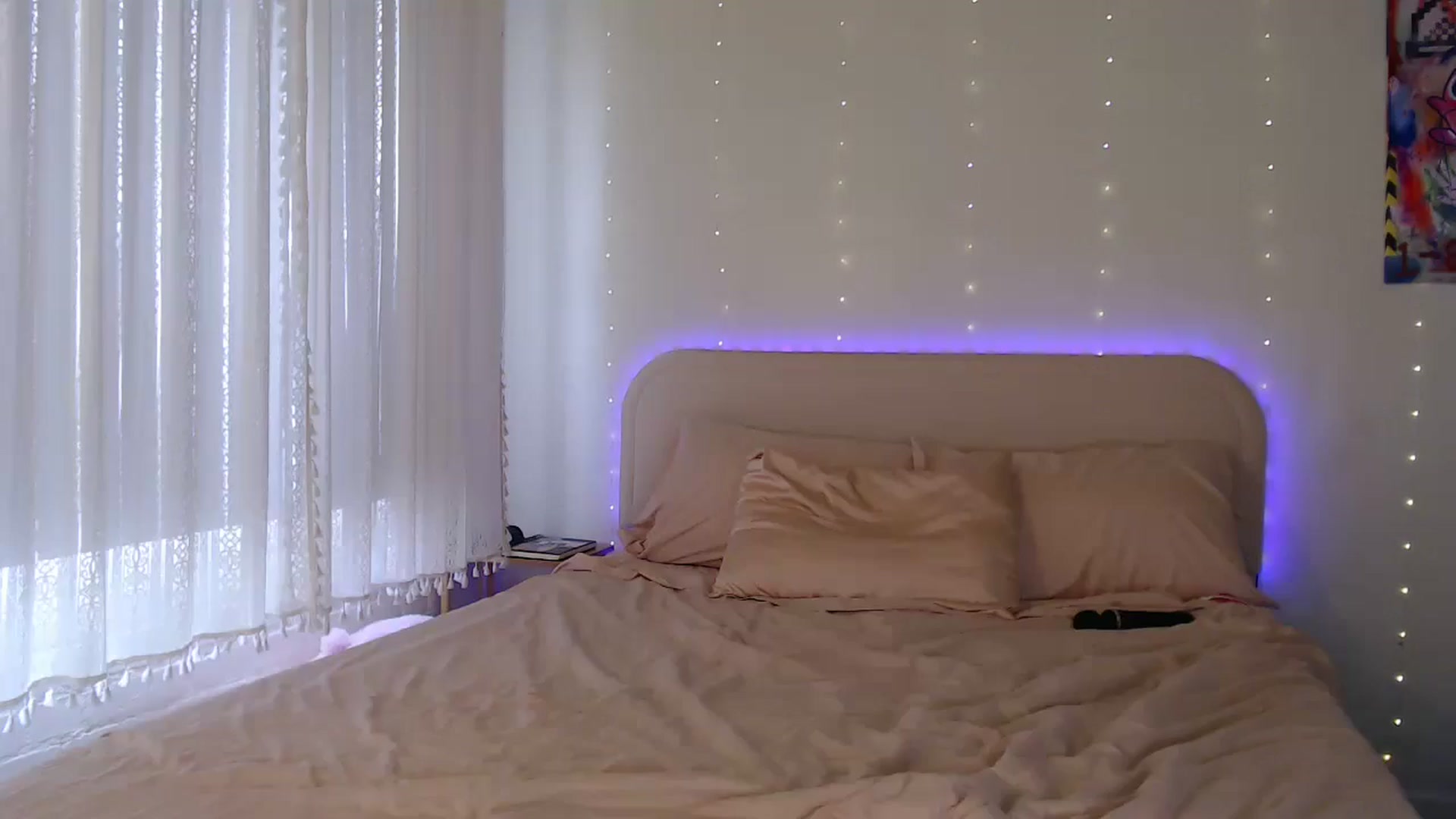 Gallery image thumbnail from Emilysworld's myfreecams stream on, 04/13/2025, 18:40 image 1 of 20