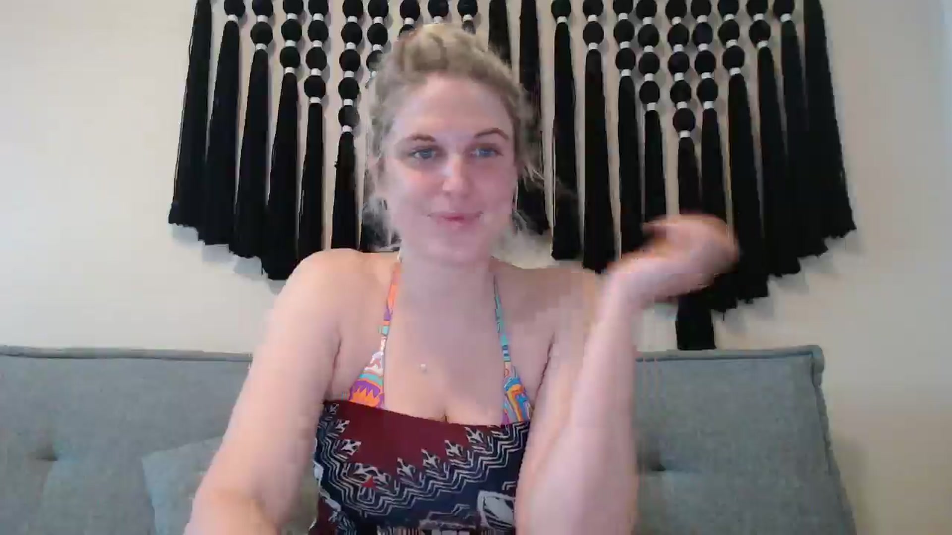 Gallery image thumbnail from Emilysworld's myfreecams stream on, 04/16/2025, 23:50 image 12 of 20