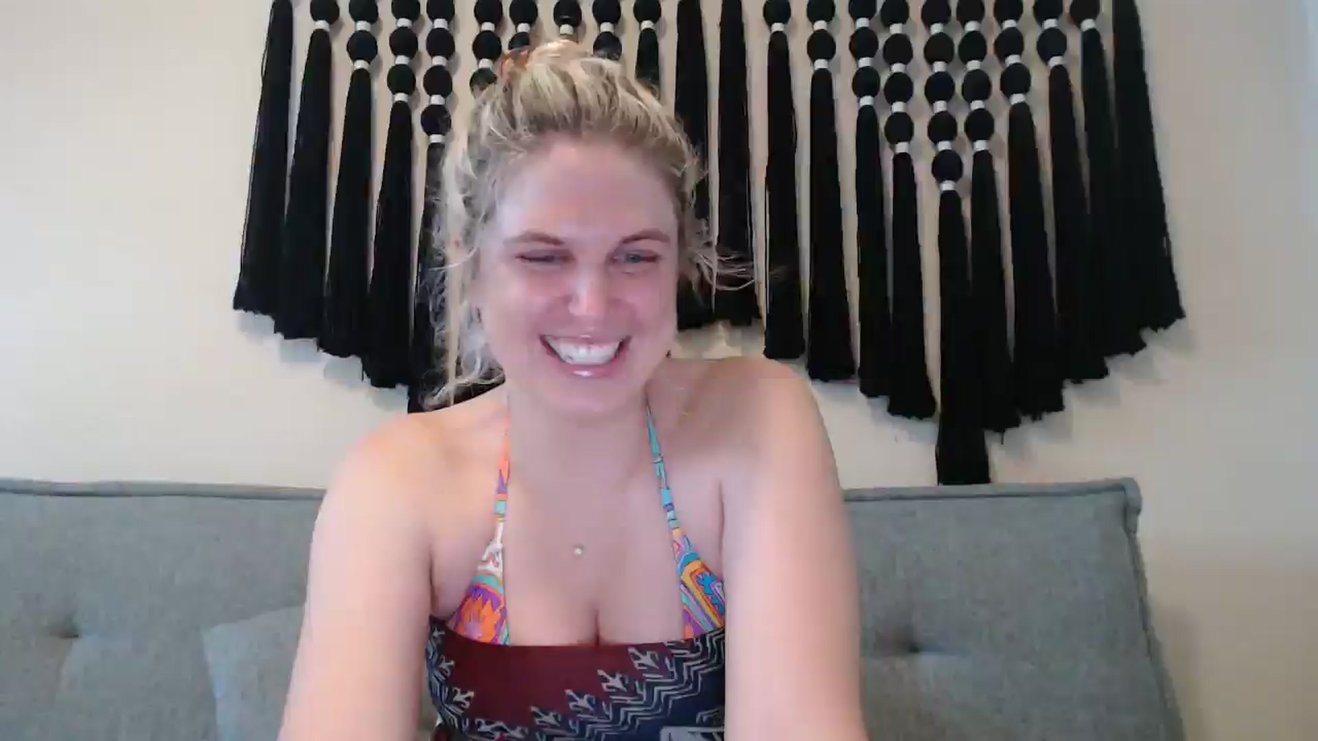 Gallery image thumbnail from Emilysworld's myfreecams stream on, 04/16/2025, 23:50 image 9 of 20