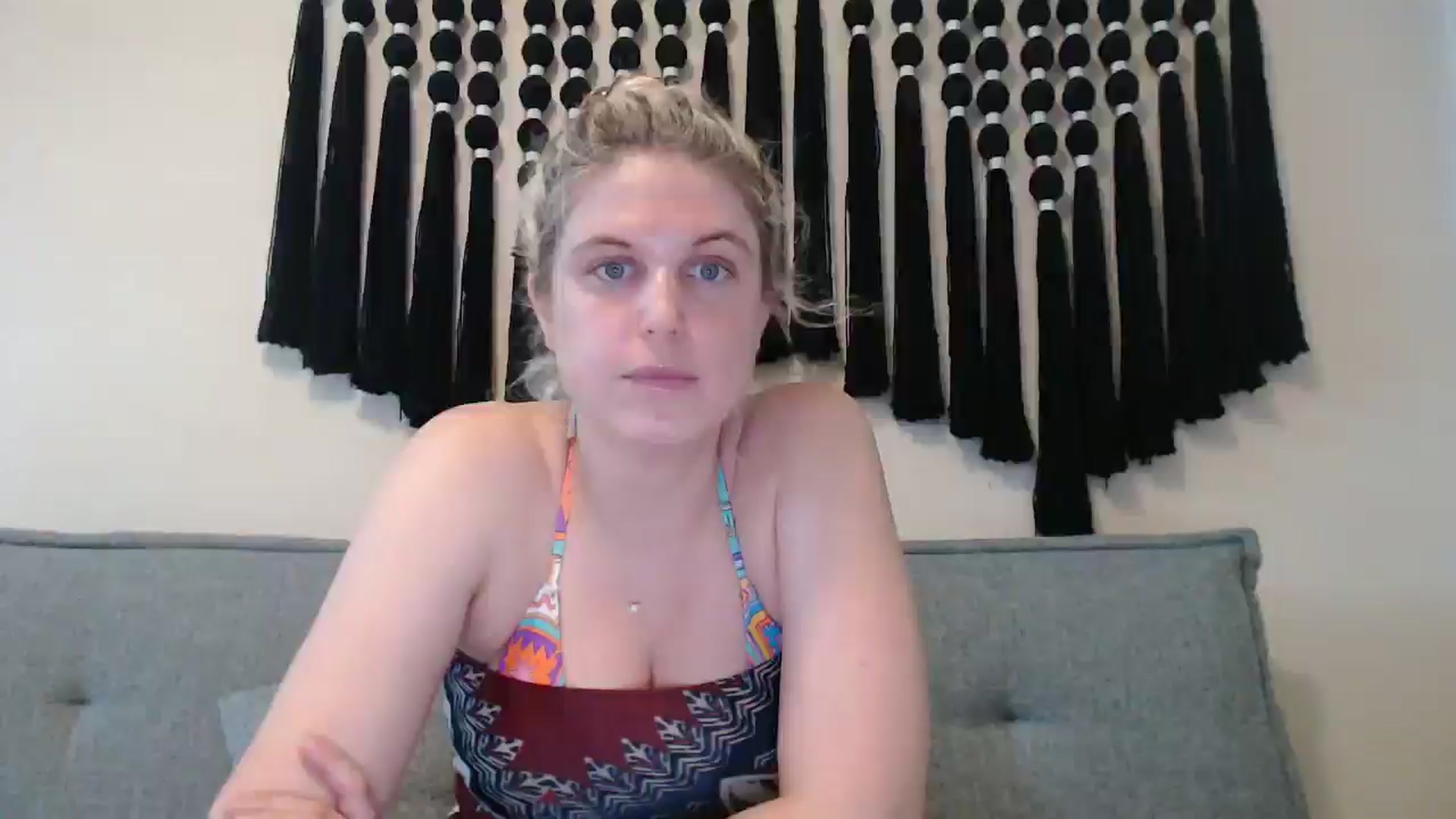 Gallery image thumbnail from Emilysworld's myfreecams stream on, 04/16/2025, 23:50 image 17 of 20