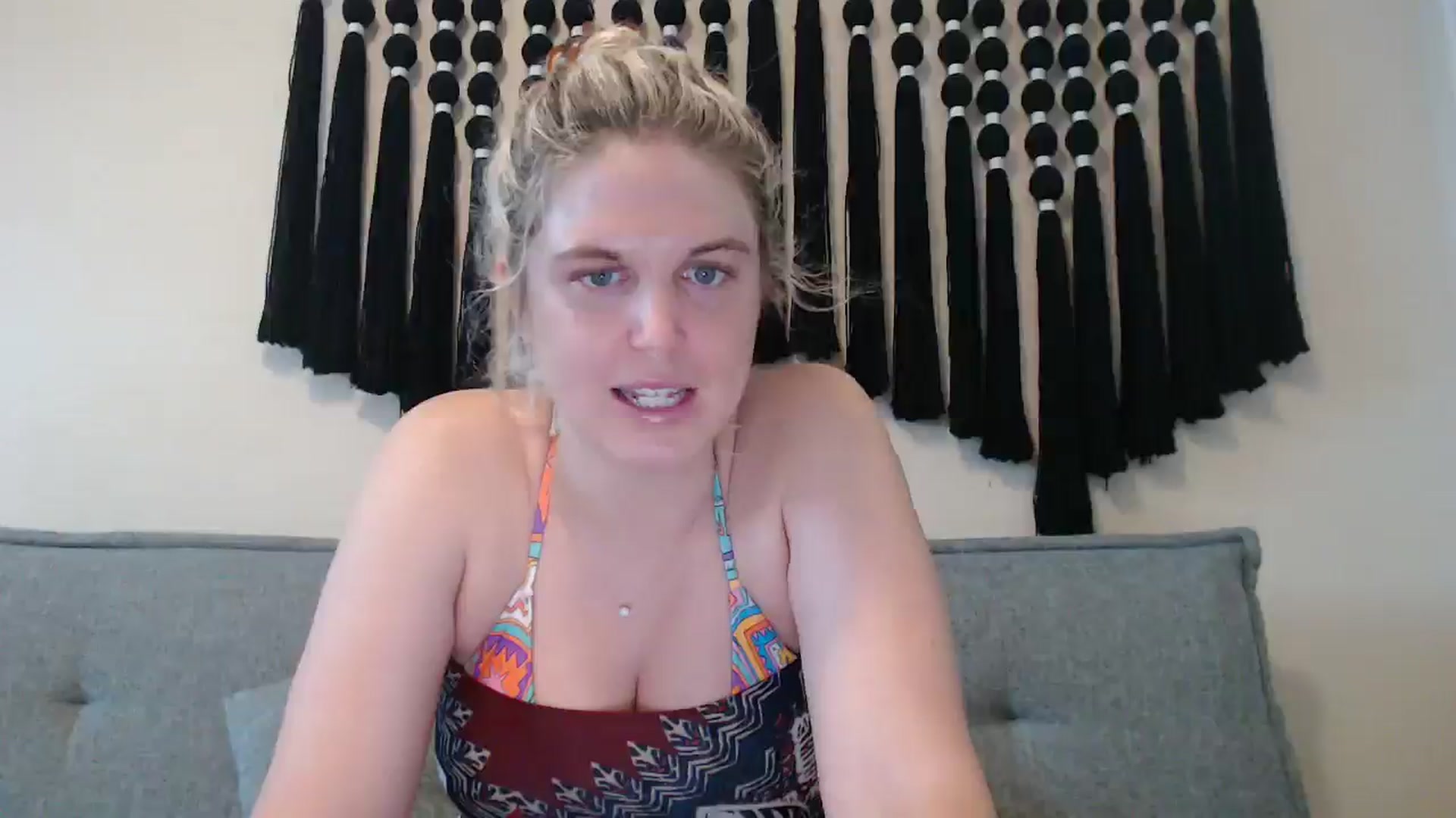 Gallery image thumbnail from Emilysworld's myfreecams stream on, 04/16/2025, 23:50 image 5 of 20