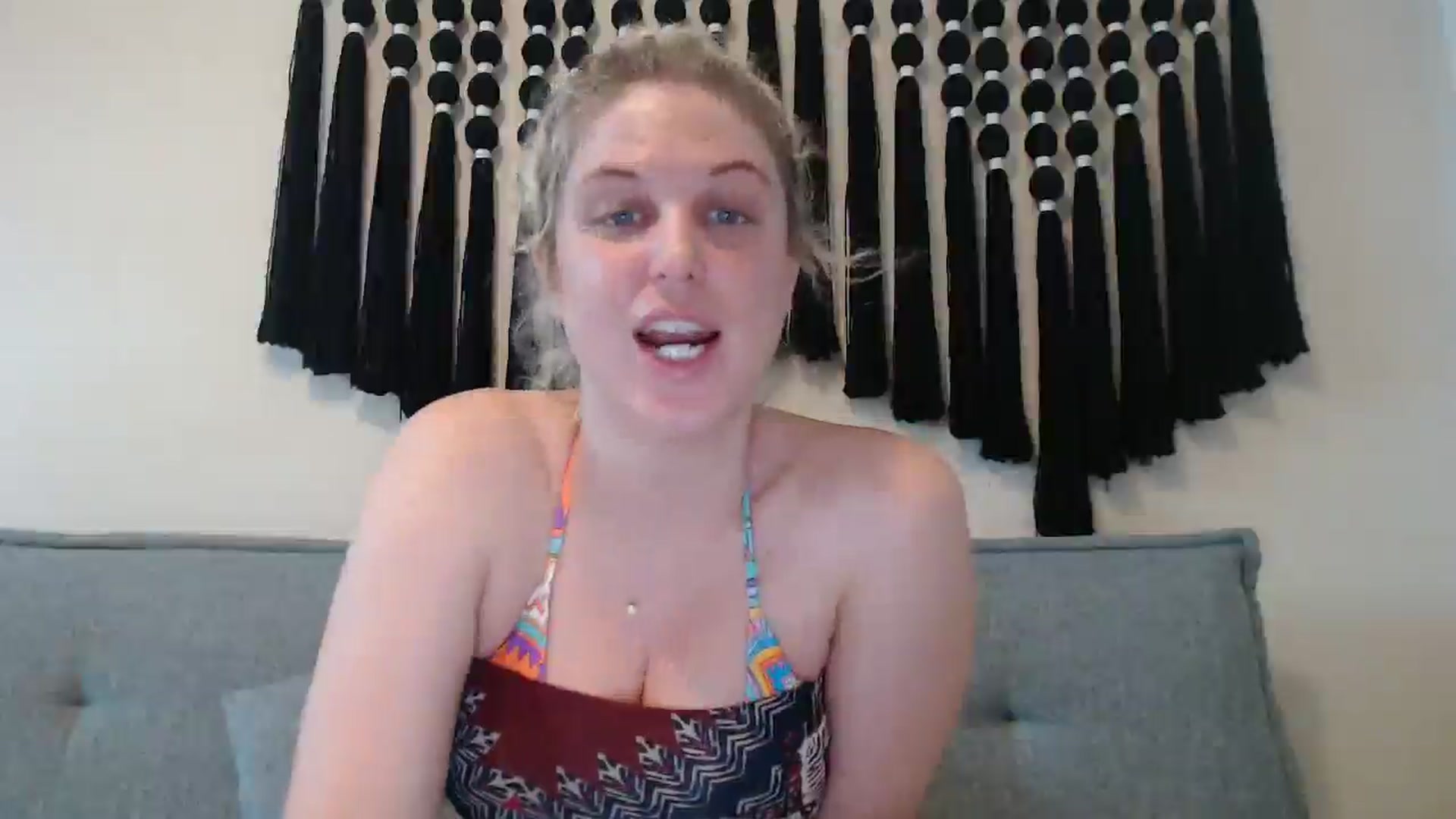 Gallery image thumbnail from Emilysworld's myfreecams stream on, 04/16/2025, 23:50 image 3 of 20