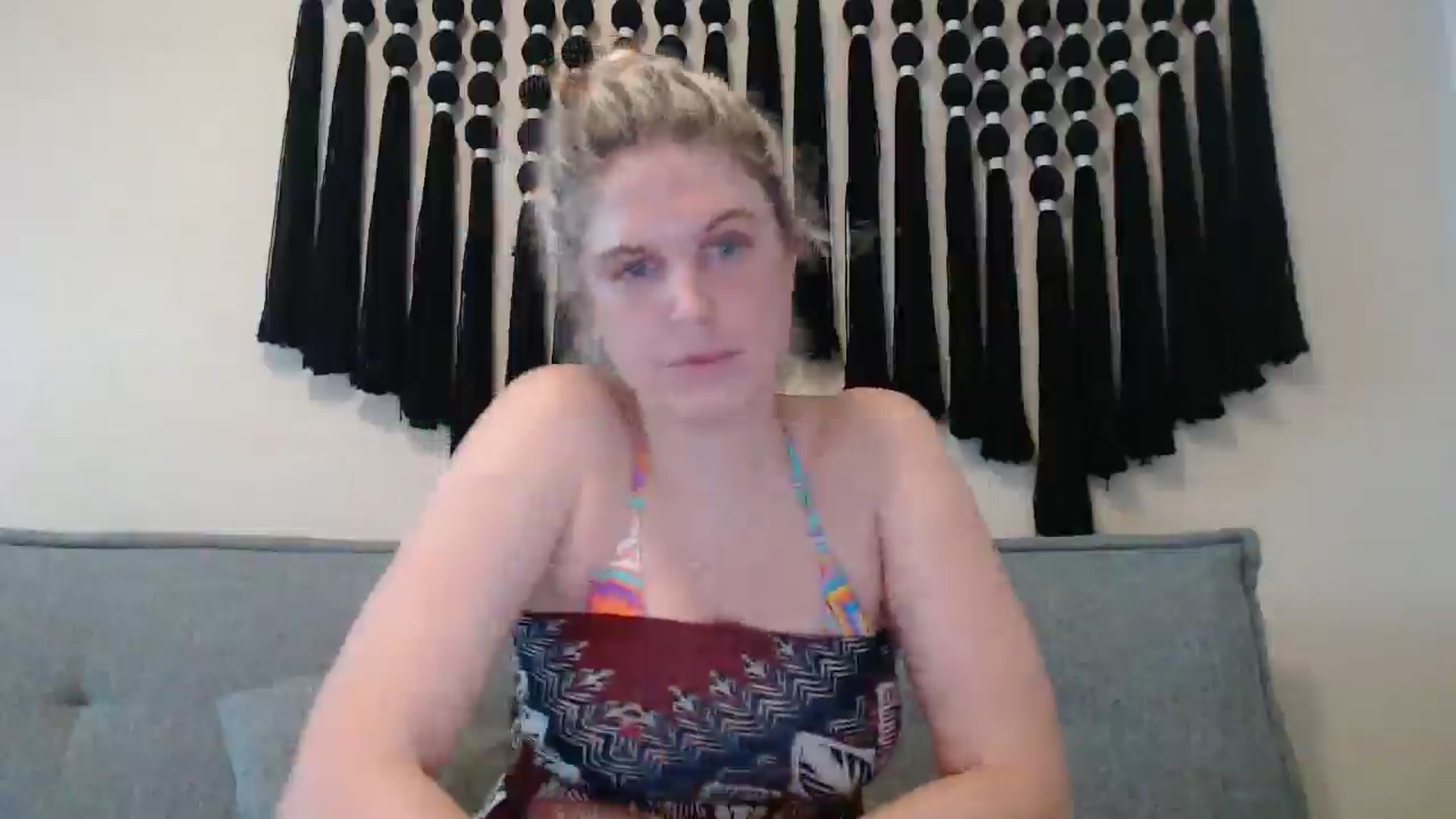 Gallery image thumbnail from Emilysworld's myfreecams stream on, 04/16/2025, 23:50 image 13 of 20