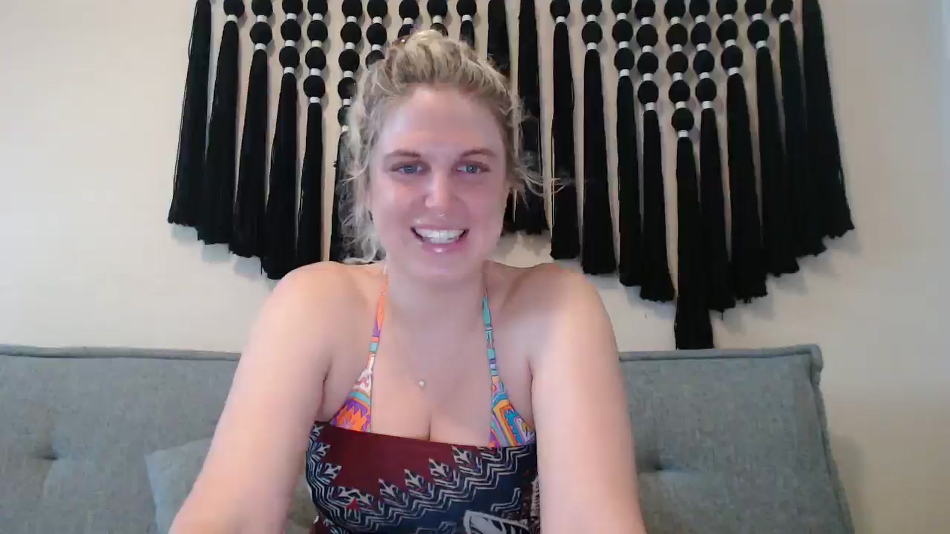 Gallery image thumbnail from Emilysworld's myfreecams stream on, 04/16/2025, 23:50 image 10 of 20