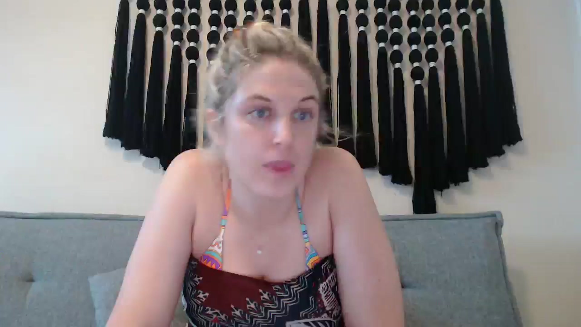 Gallery image thumbnail from Emilysworld's myfreecams stream on, 04/16/2025, 23:50 image 1 of 20