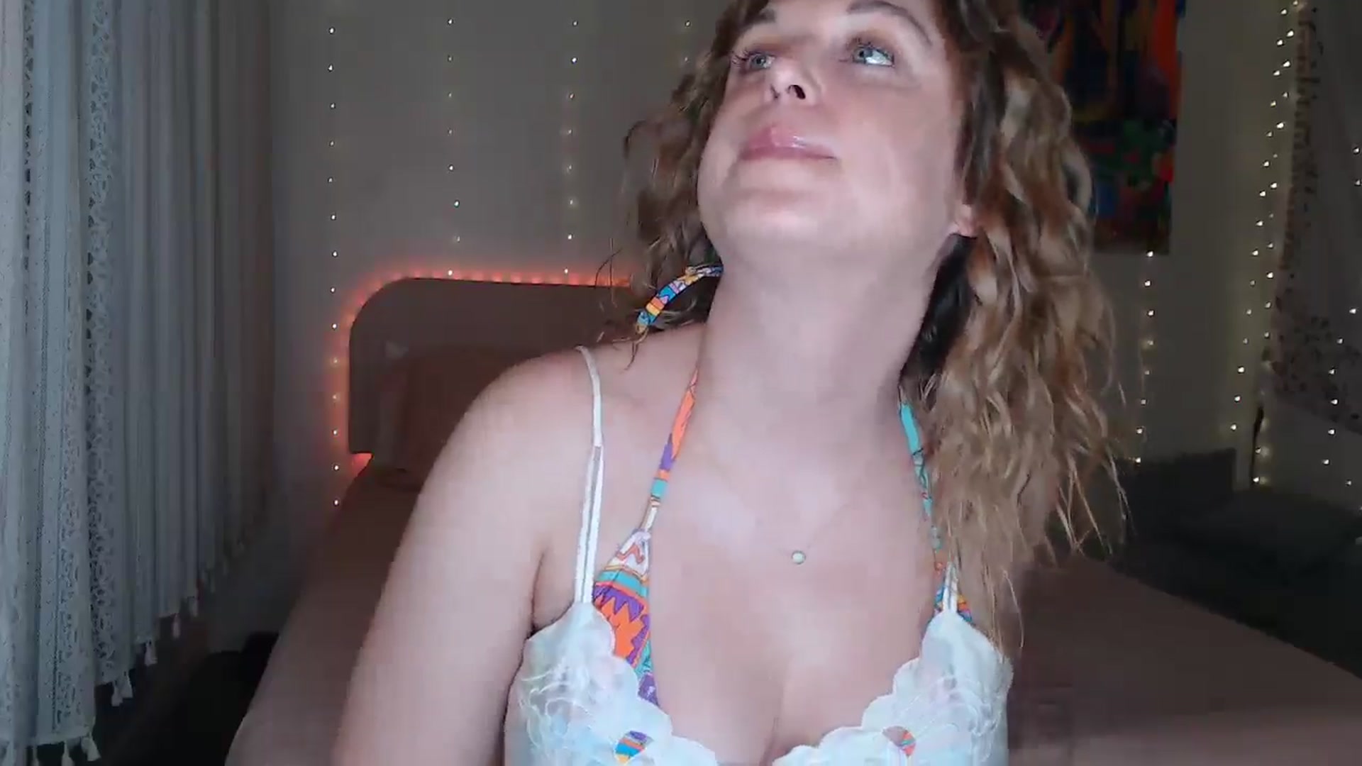 Gallery image thumbnail from Emilysworld's myfreecams stream on, 06/02/2025, 03:56 image 6 of 20