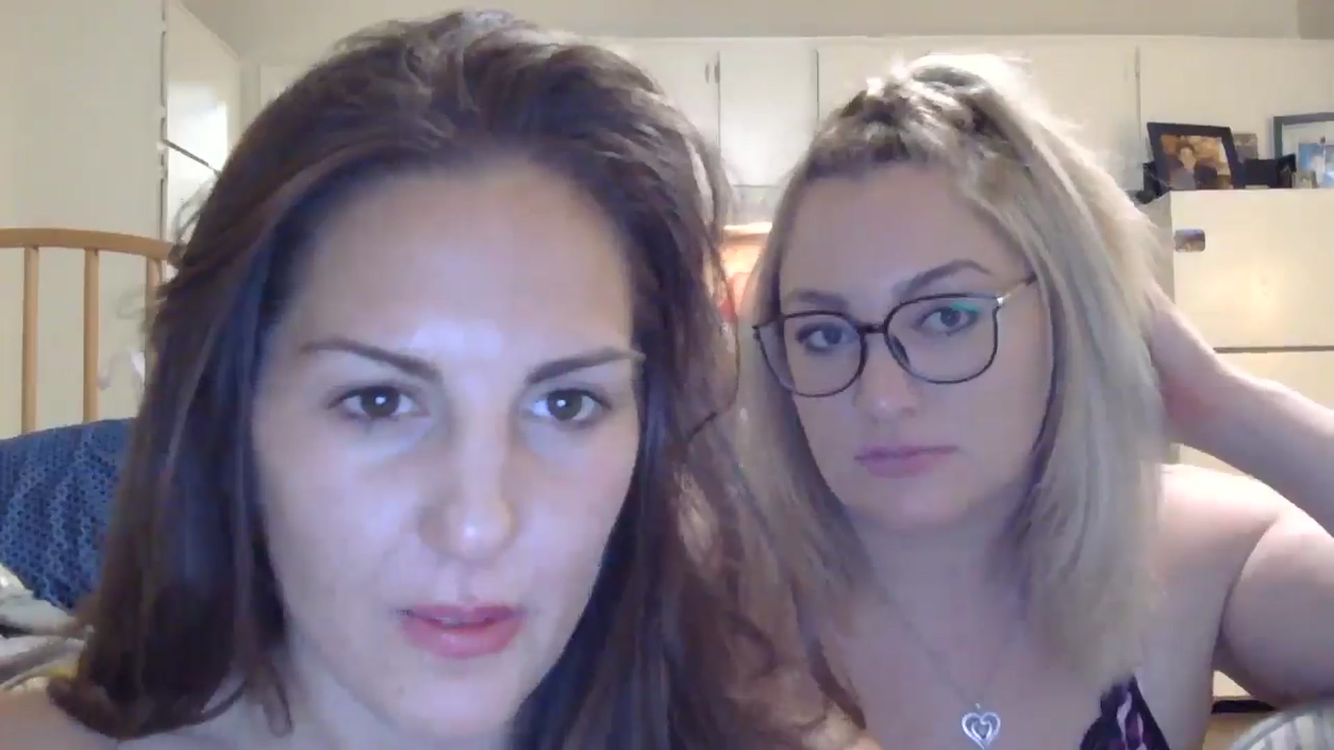 Gallery image thumbnail from EmmaBreeze's myfreecams stream on, 05/12/2024, 10:34 image 18 of 20