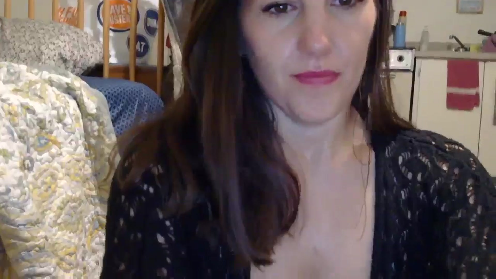 Gallery image thumbnail from EmmaBreeze's myfreecams stream on, 05/13/2024, 06:58 image 16 of 20