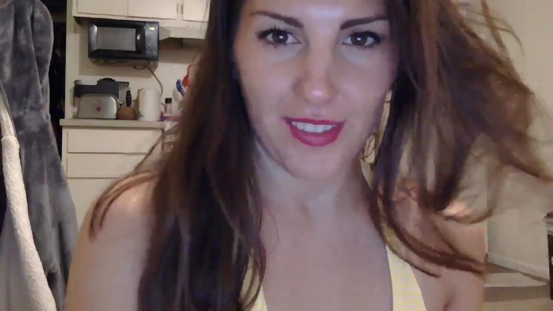 Gallery image thumbnail from EmmaBreeze's myfreecams stream on, 05/13/2024, 08:12 image 6 of 20