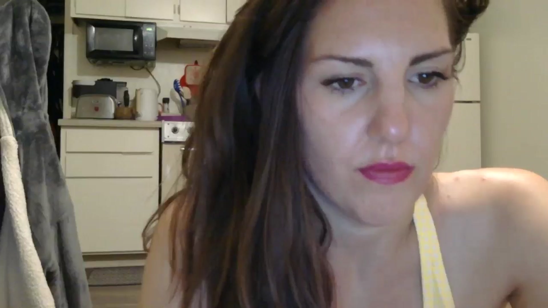 Gallery image thumbnail from EmmaBreeze's myfreecams stream on, 05/13/2024, 08:12 image 7 of 20